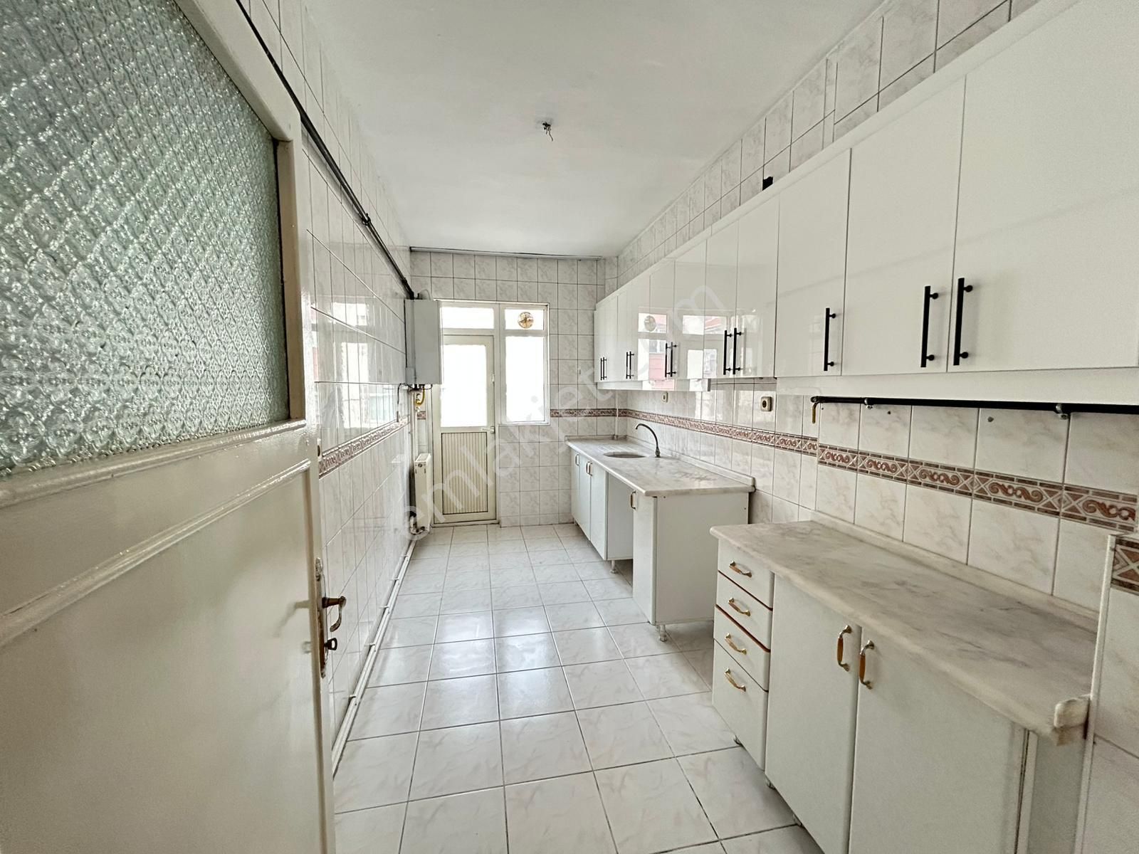 Taner'den Dikmen Sokullu'da 3+1 Kombili Güney Doğu Üst Kat Ön Cephe