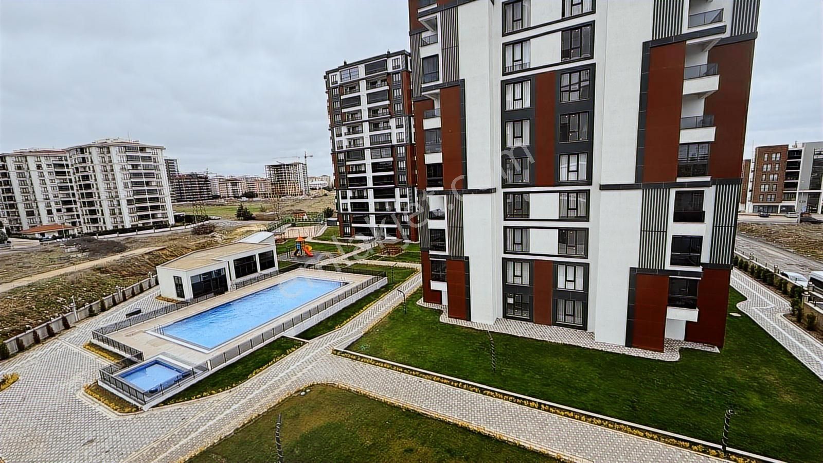 Turyaptan İzsiz Towers Da 3.kat Doğu Cephe 2+1 Satılık Daire