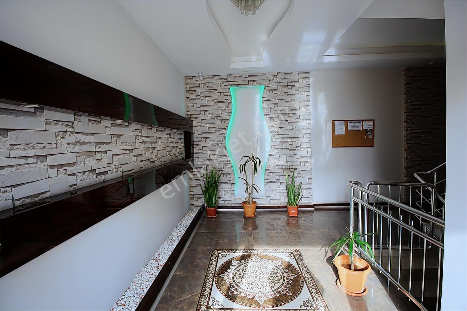 İdol'den Sayapark'a Yakın,cephesi Açık, Ç.oyun Parkı,a.otoparklı