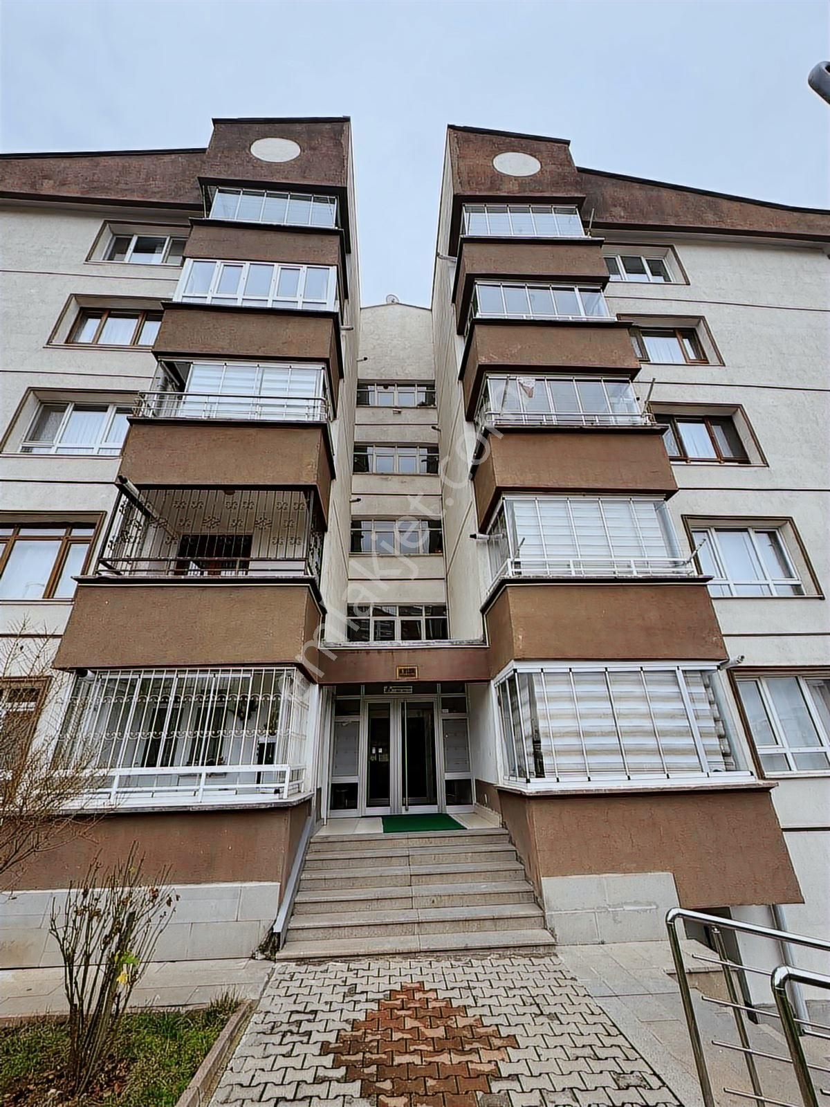 Batıkent İlkyerleşim'de Panoramik Manzaralı 3+1 Kiralık Daire!!! - Görsel 14