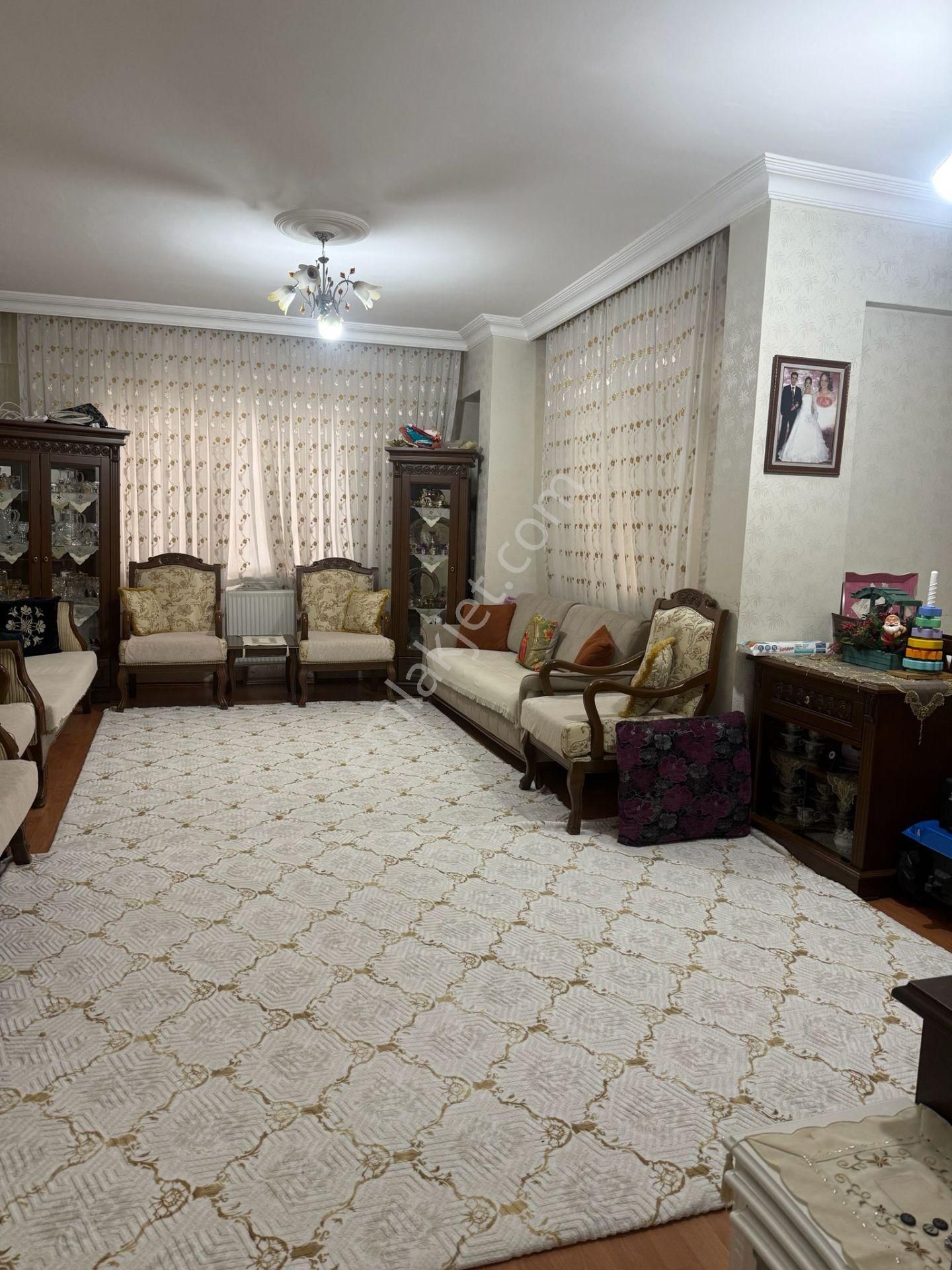 Doğan Emlak'tan-gazikent Merkezde 2+1 Ara Kat Bakımlı Daire