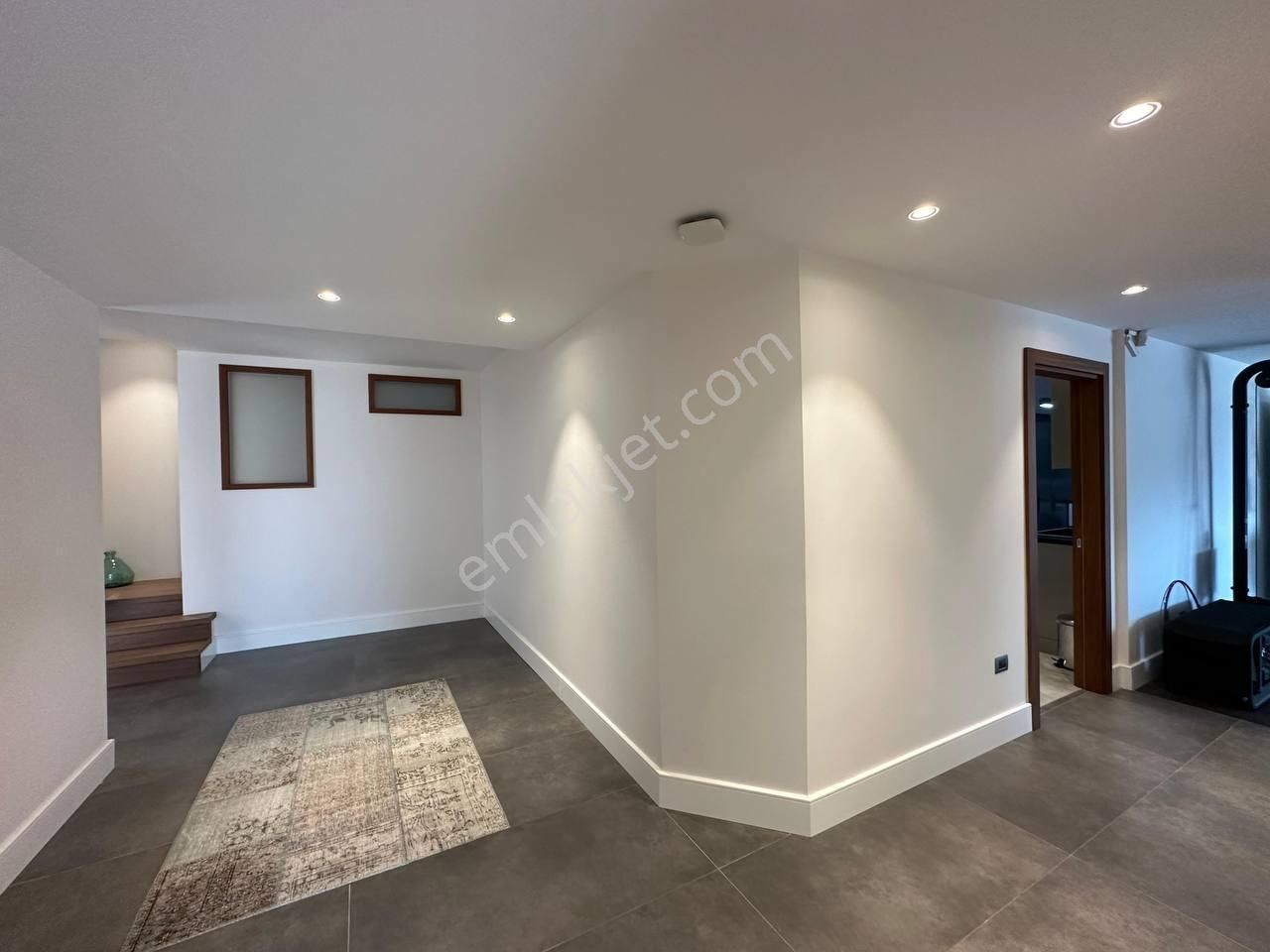 Çeşme Çiftlikköy'de Satılık Ultra Lüks 4+1 Emsalsiz Villa - Görsel 23