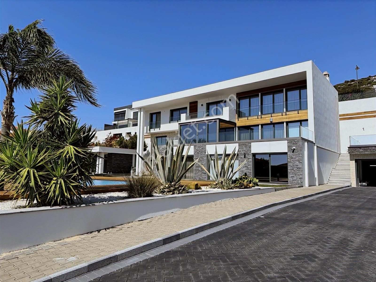 Çeşme Çiftlikköy'de Satılık Ultra Lüks 4+1 Emsalsiz Villa - Görsel 11