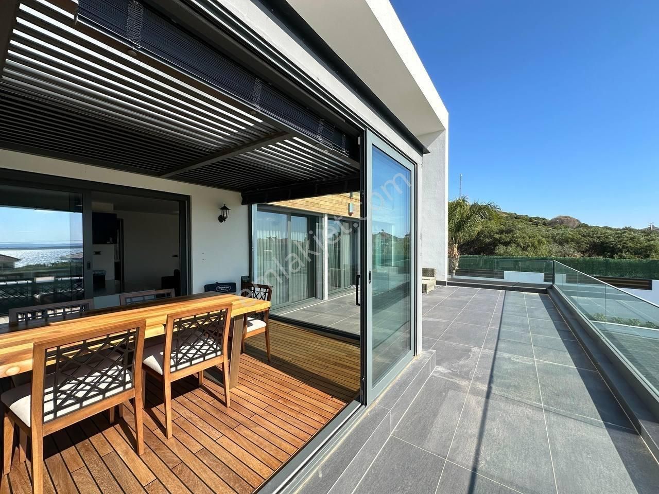 Çeşme Çiftlikköy'de Satılık Ultra Lüks 4+1 Emsalsiz Villa - Görsel 13