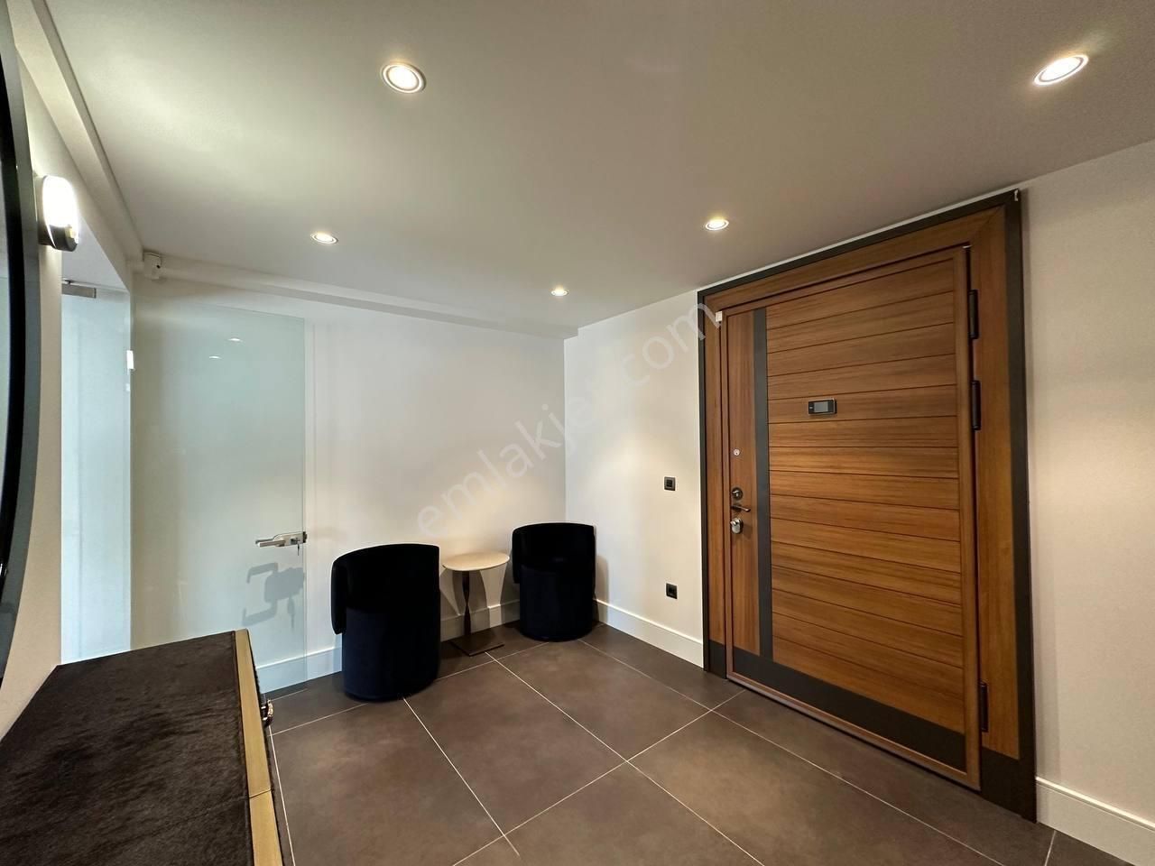 Çeşme Çiftlikköy'de Satılık Ultra Lüks 4+1 Emsalsiz Villa - Görsel 32