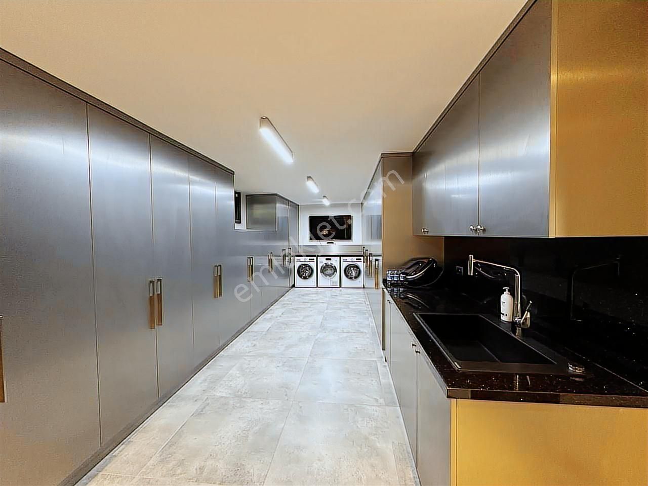 Çeşme Çiftlikköy'de Satılık Ultra Lüks 4+1 Emsalsiz Villa - Görsel 31