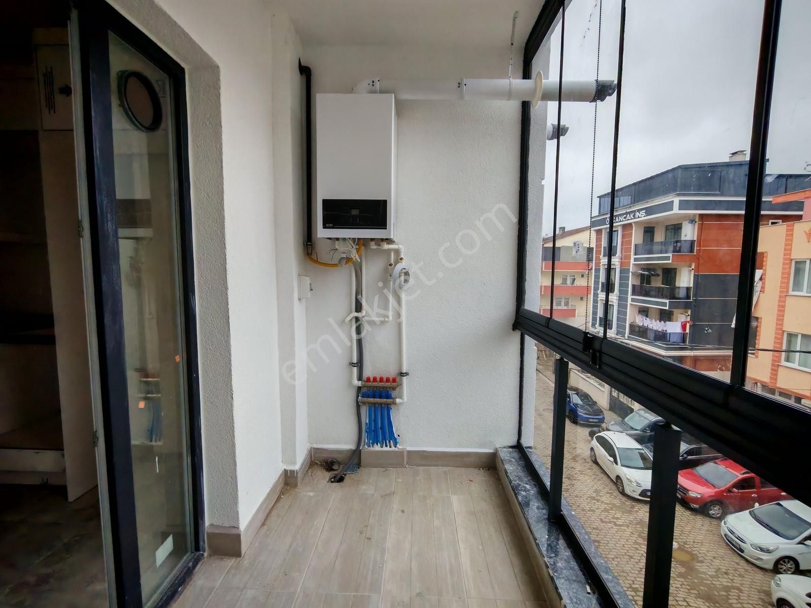 Silivri M.sinan Merkezi Konumda Sıfır Kapalı Mutfak 1+1