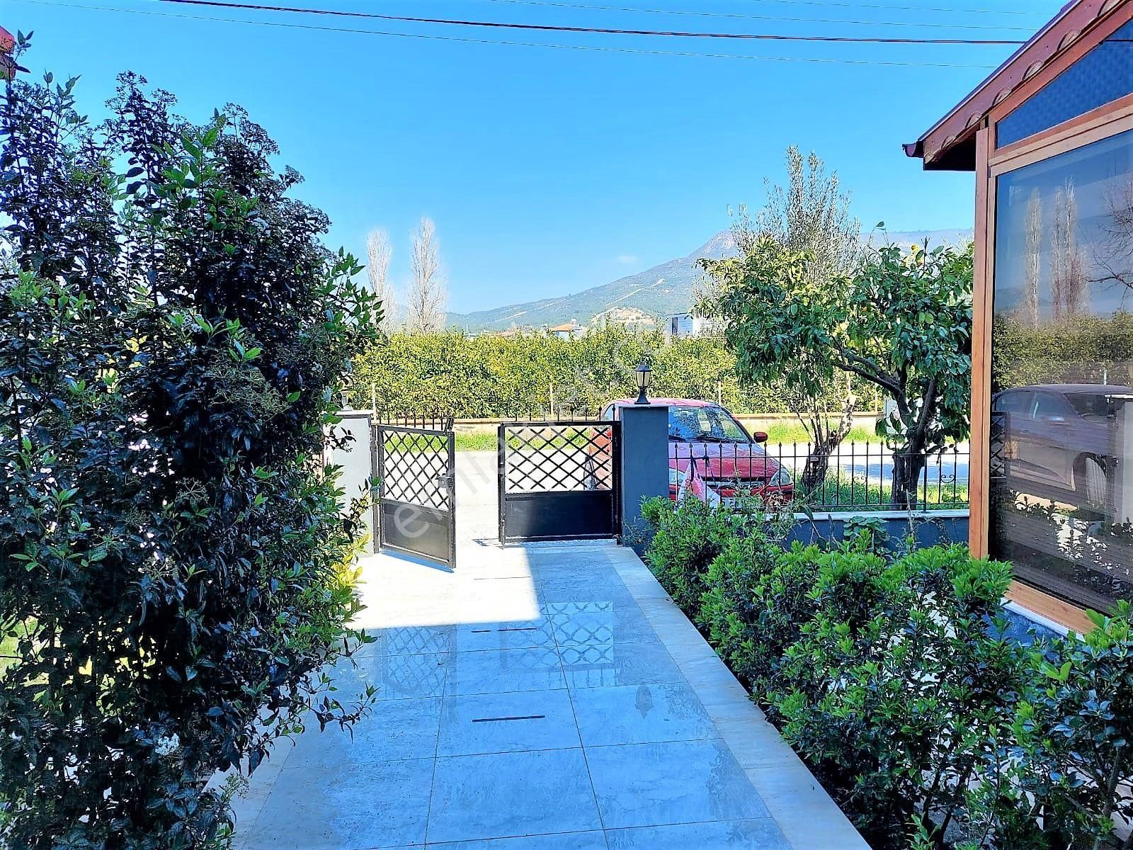 İzmi̇r Seferi̇hi̇sar Ürkmez De Satılık Bahçeli̇ Zemi̇n Kat Dai̇re 2+1 - Görsel 12