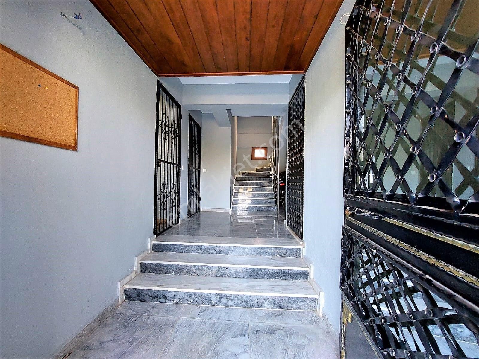 İzmi̇r Seferi̇hi̇sar Ürkmez De Satılık Bahçeli̇ Zemi̇n Kat Dai̇re 2+1 - Görsel 13