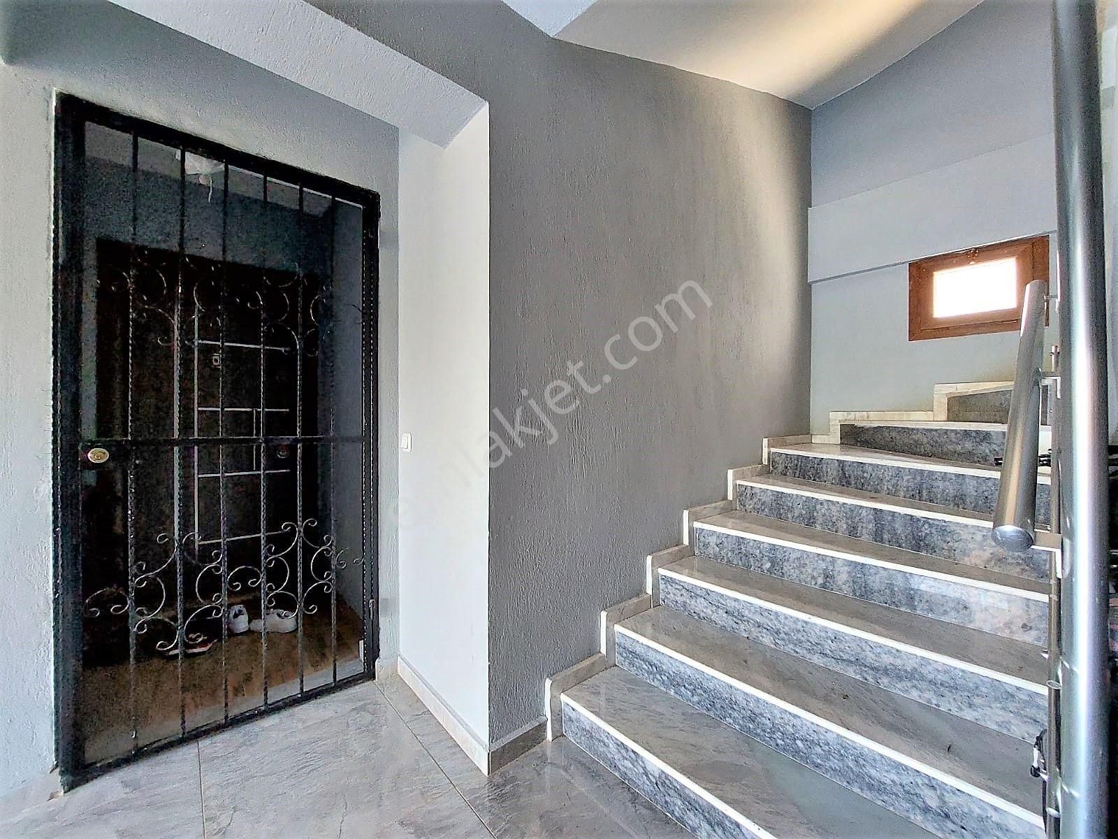 İzmi̇r Seferi̇hi̇sar Ürkmez De Satılık Bahçeli̇ Zemi̇n Kat Dai̇re 2+1 - Görsel 14