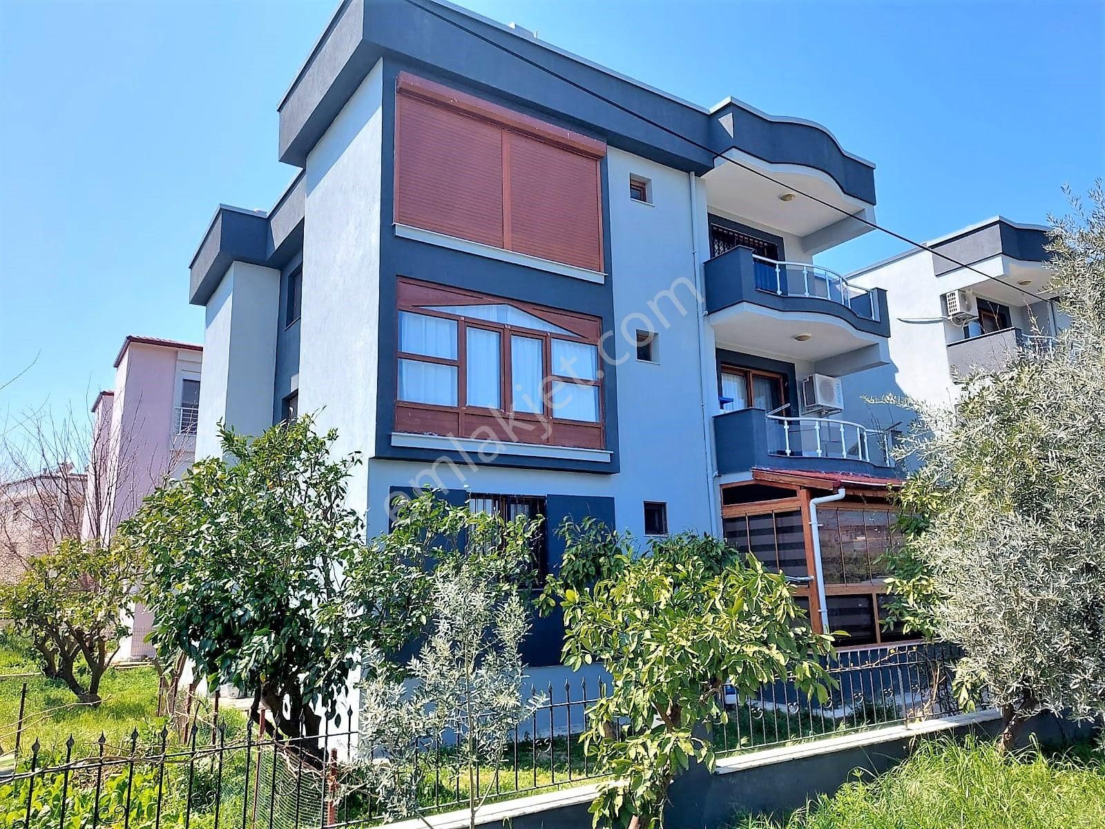 İzmi̇r Seferi̇hi̇sar Ürkmez De Satılık Bahçeli̇ Zemi̇n Kat Dai̇re 2+1