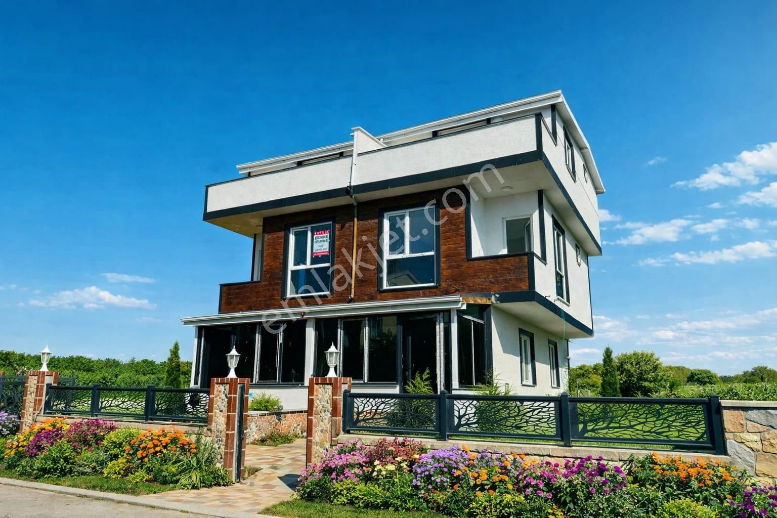 Tekirdağ Yeniçiftlikde Migros Yakını Uygun Villa ''kartallardan'''