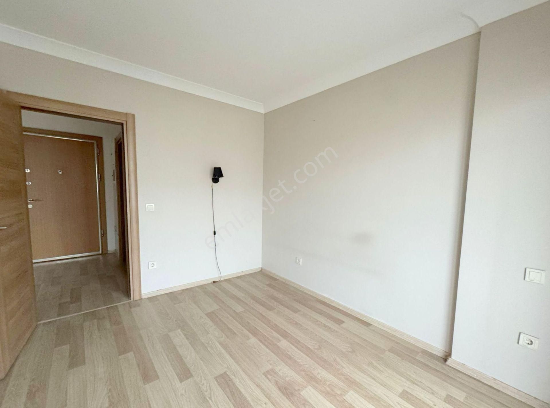 Mertcan'dan Havuzlu Güvenlikli Sitede Balkonlu Ara Kat Lüks 1+1 - Görsel 7