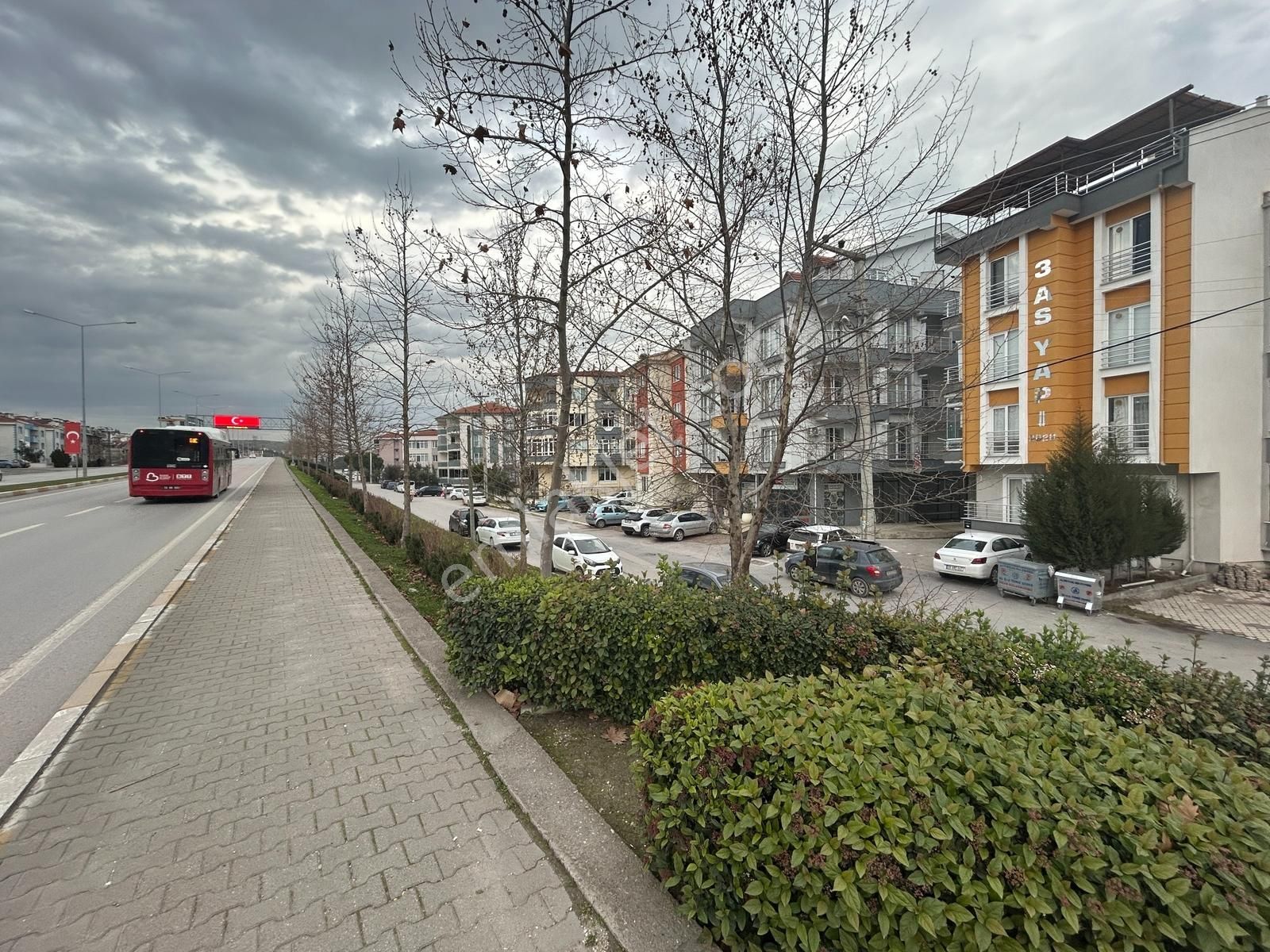 Hega İnvest-izmir Yolu Geniş Teraslı Asansörlü 2+1 Eşyalı Daire - Görsel 3