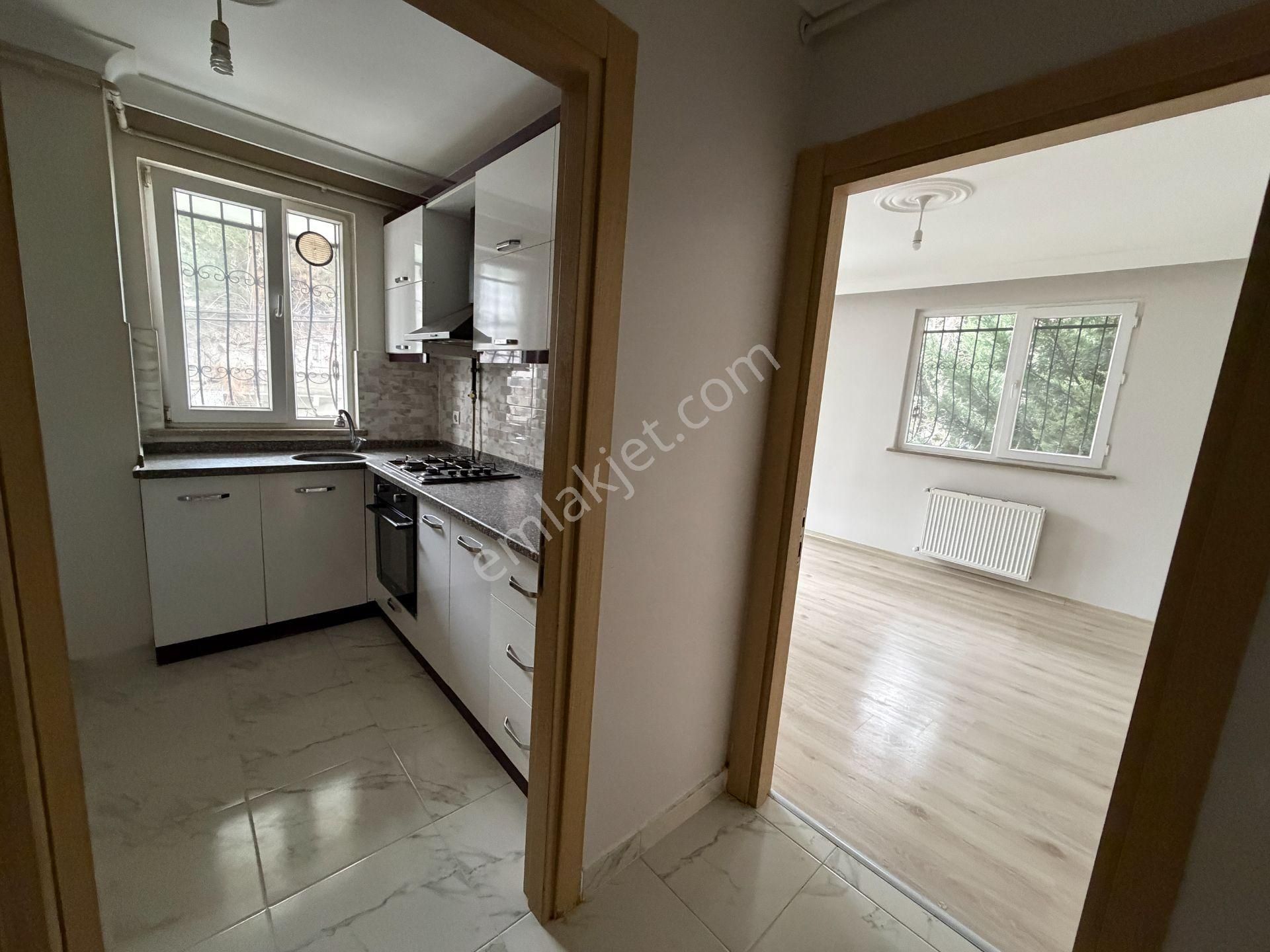 Samandıra Merkeze Yakın 140m2 Kiralık 4+1 Kullanışlı Tersdubleks