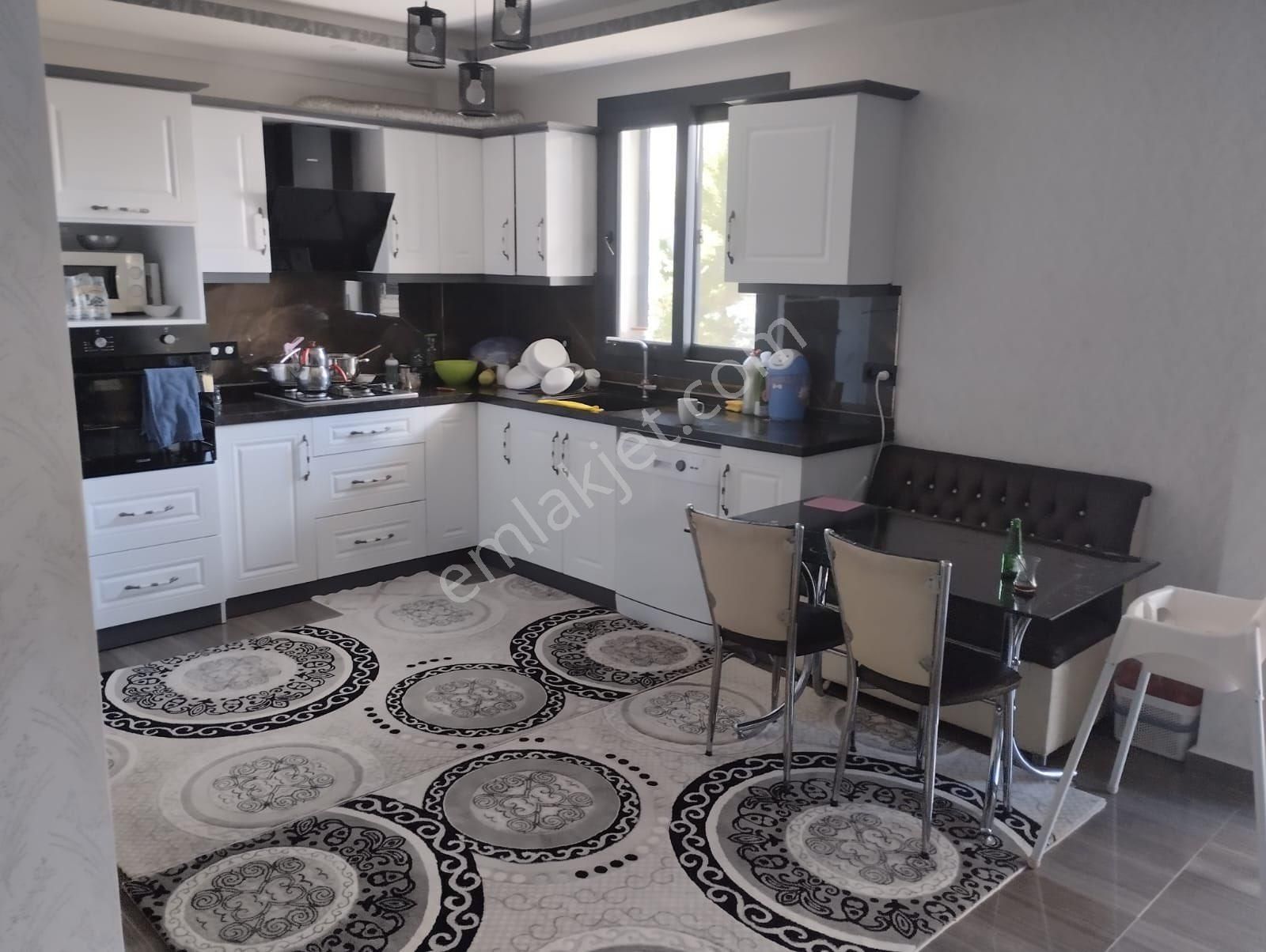 Efeler’de 4+1 Havuzlu Merkezi Konum Villa - Görsel 6