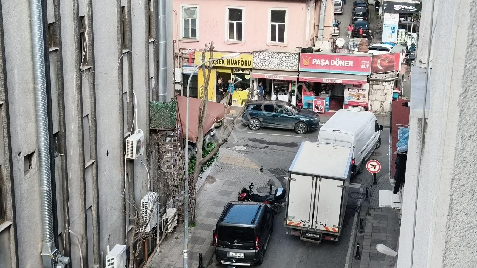 İbar Emlaktan Kadıköy Hasanpaşada Kiralık 2+1 Daire