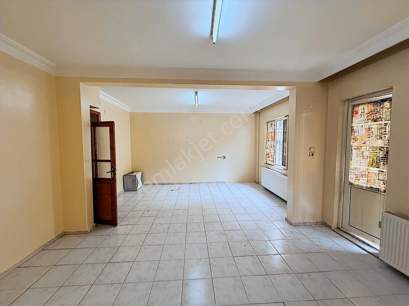 İstiklal Mahallesi Satılık Yüksek Giriş 2+1 110 M2 Daire