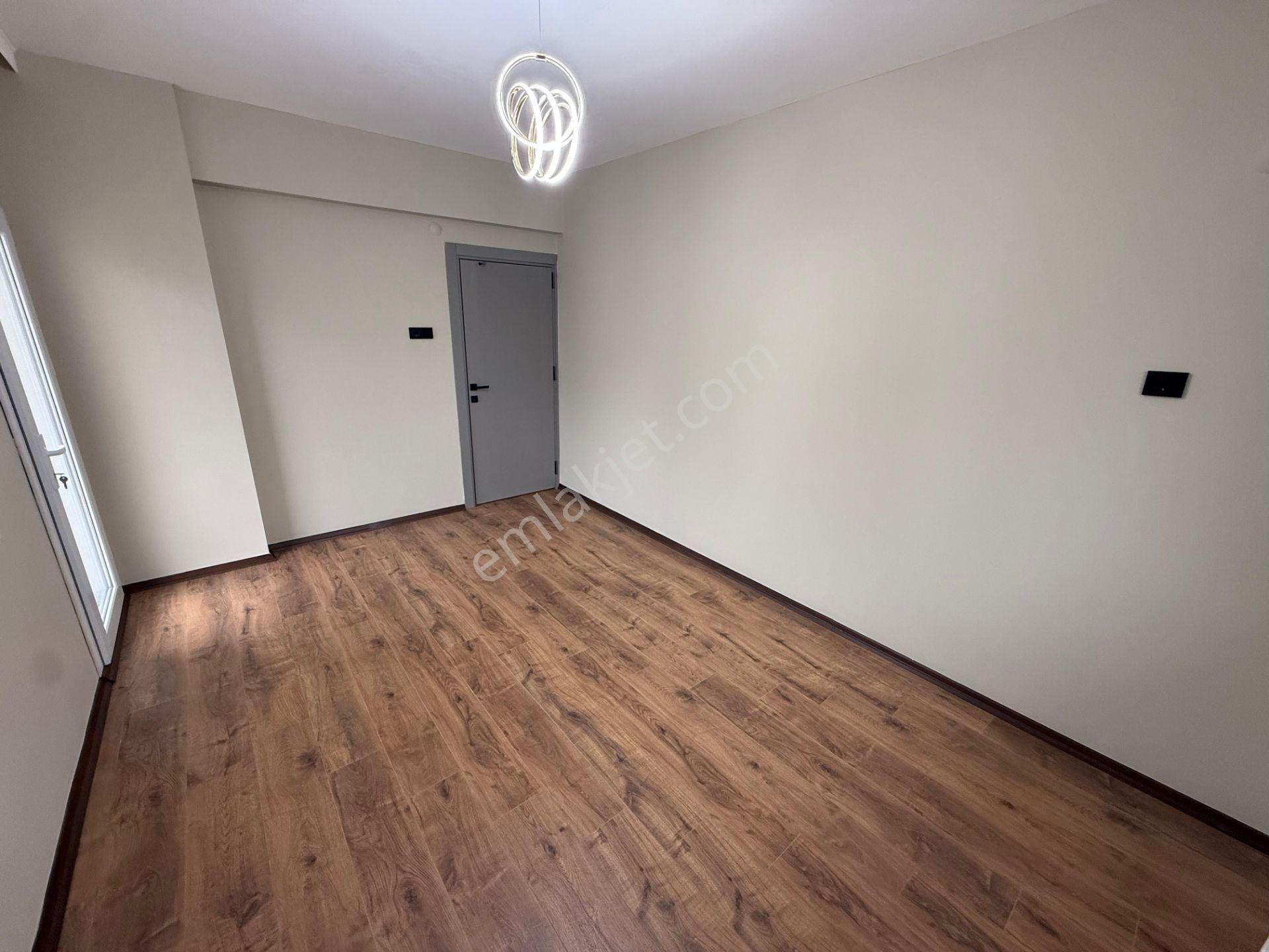 İz'den Bulvara 50 Mt, İçi Sıfır Yapılmış Daire. İlk Siz Oturun!! - Görsel 3