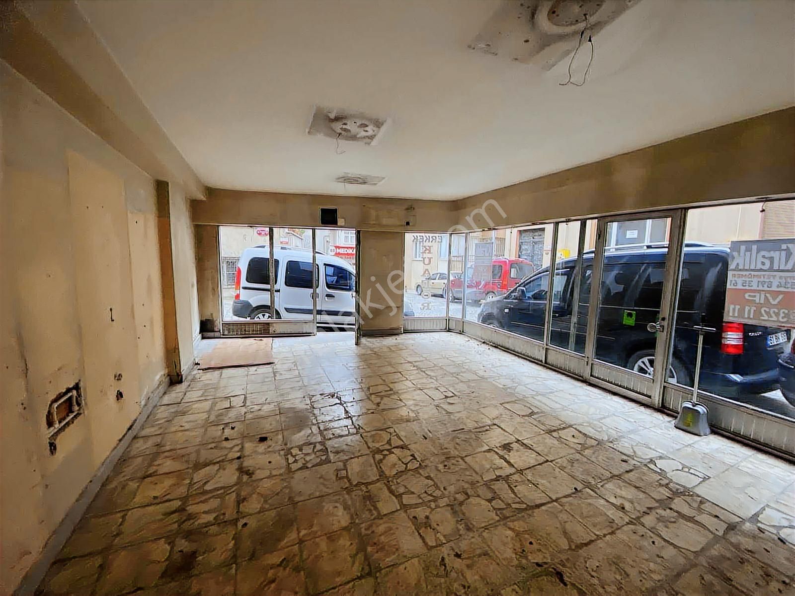 Kemerkayada Kiralık Dükkan - Görsel 5