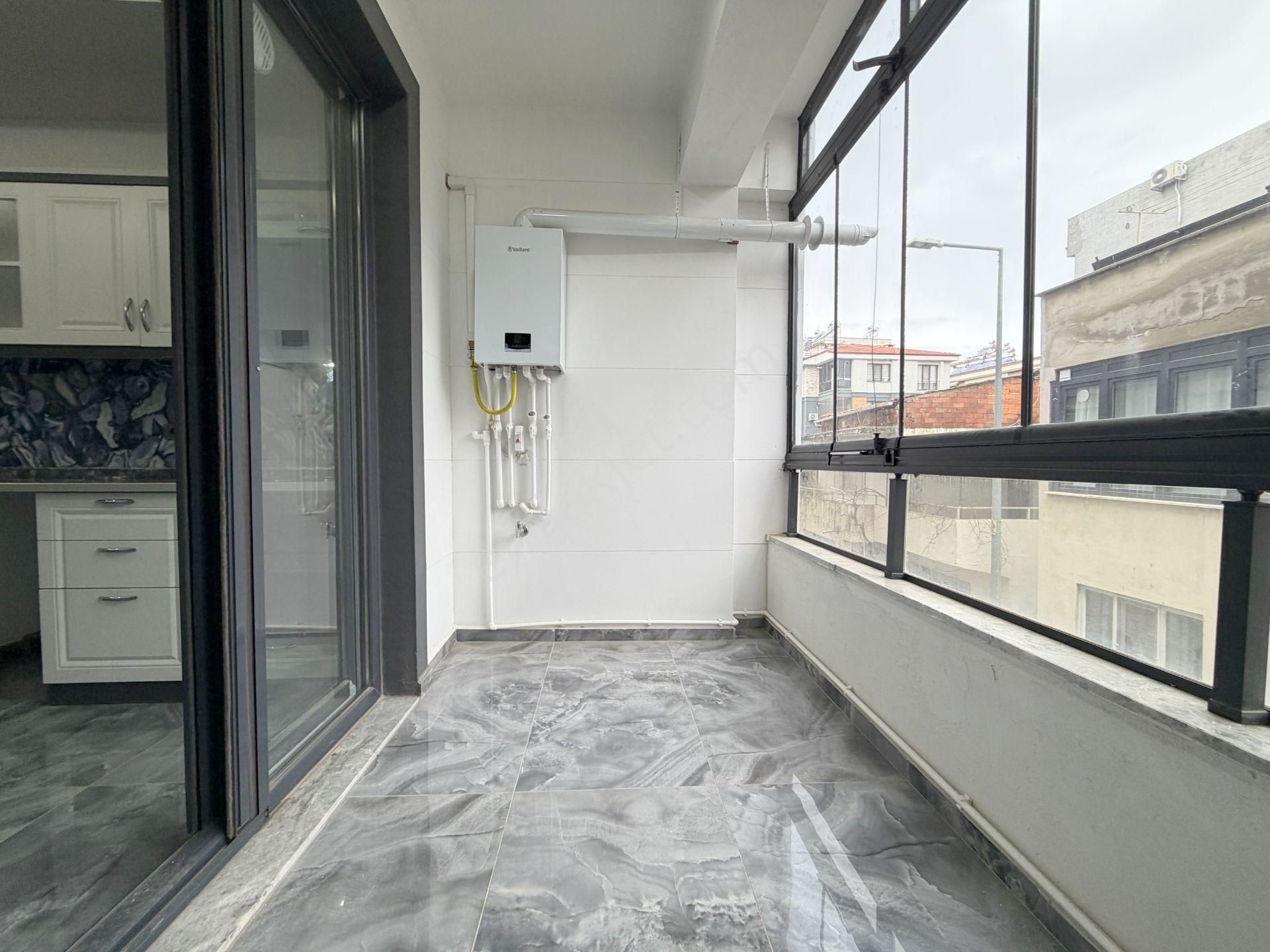 🟣 Güç Gayrimenkul'den Akçay'da Ön Cephe Ara Kat Cam Balkonlu Kombili 2+1 Daire - Görsel 5