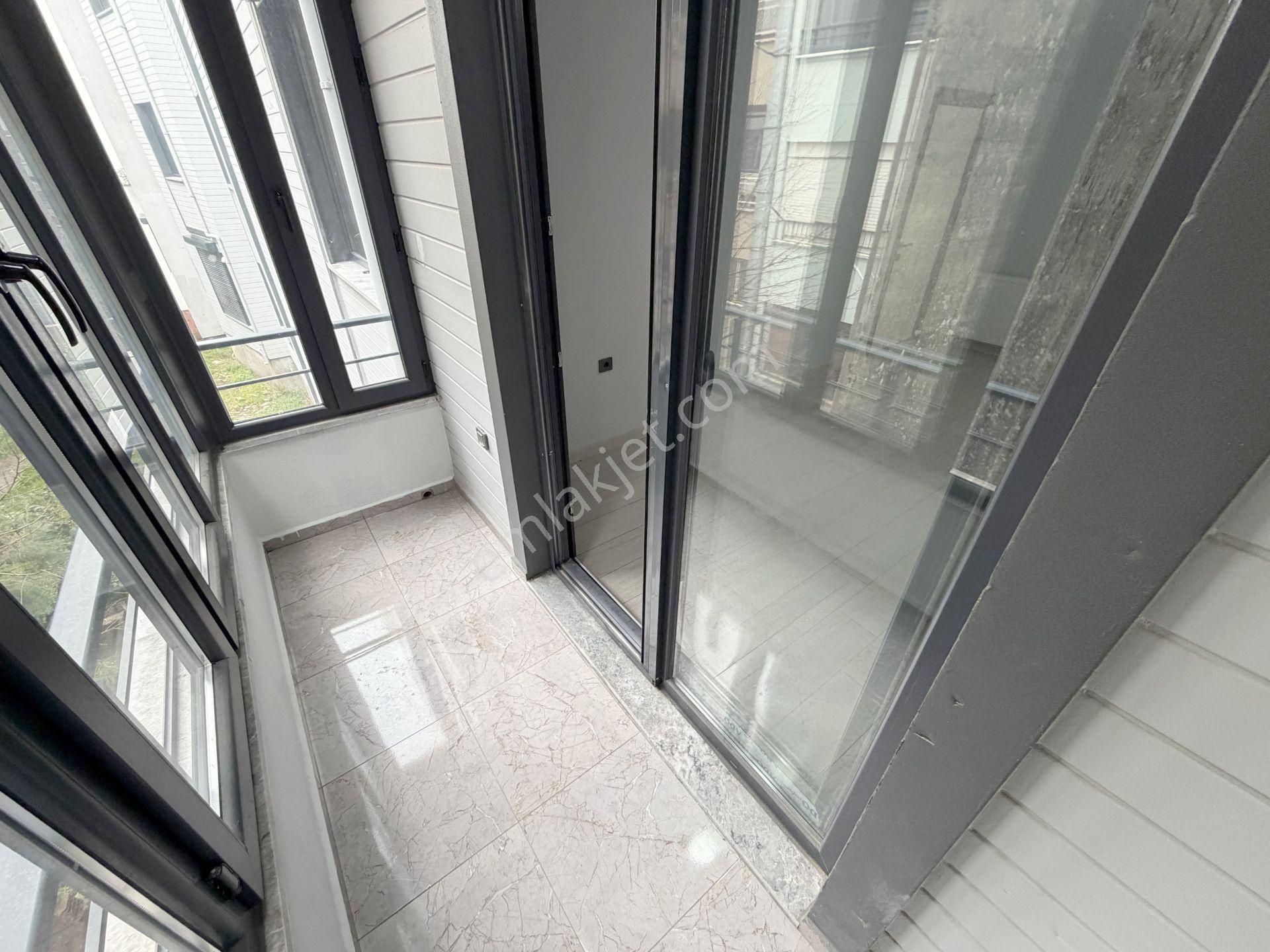 🟣 Güç Gayrimenkul'den Akçay'da Ön Cephe Ara Kat Cam Balkonlu Kombili 2+1 Daire - Görsel 24