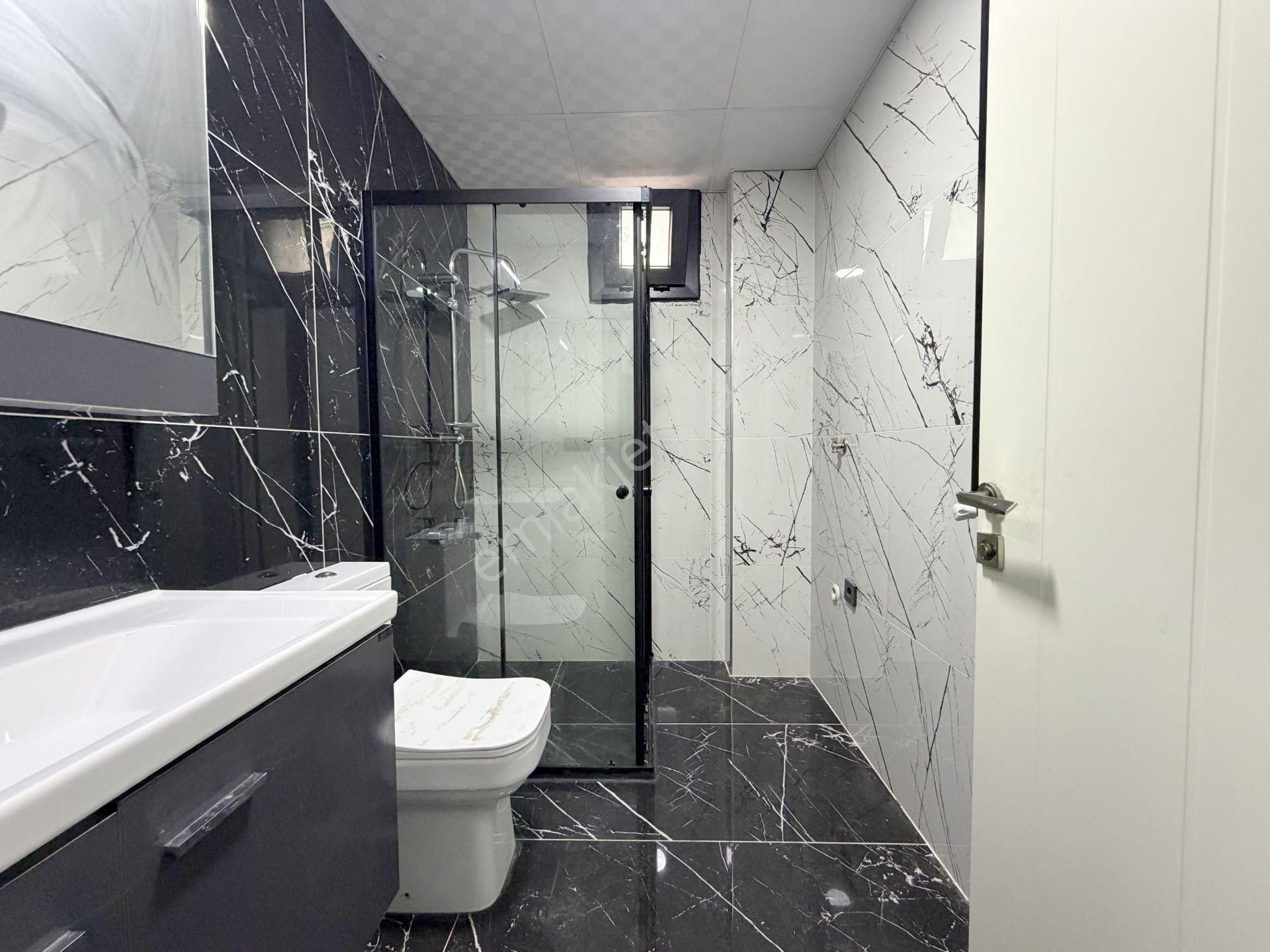 🟣 Güç Gayrimenkul'den Akçay'da Ön Cephe Ara Kat Cam Balkonlu Kombili 2+1 Daire - Görsel 13