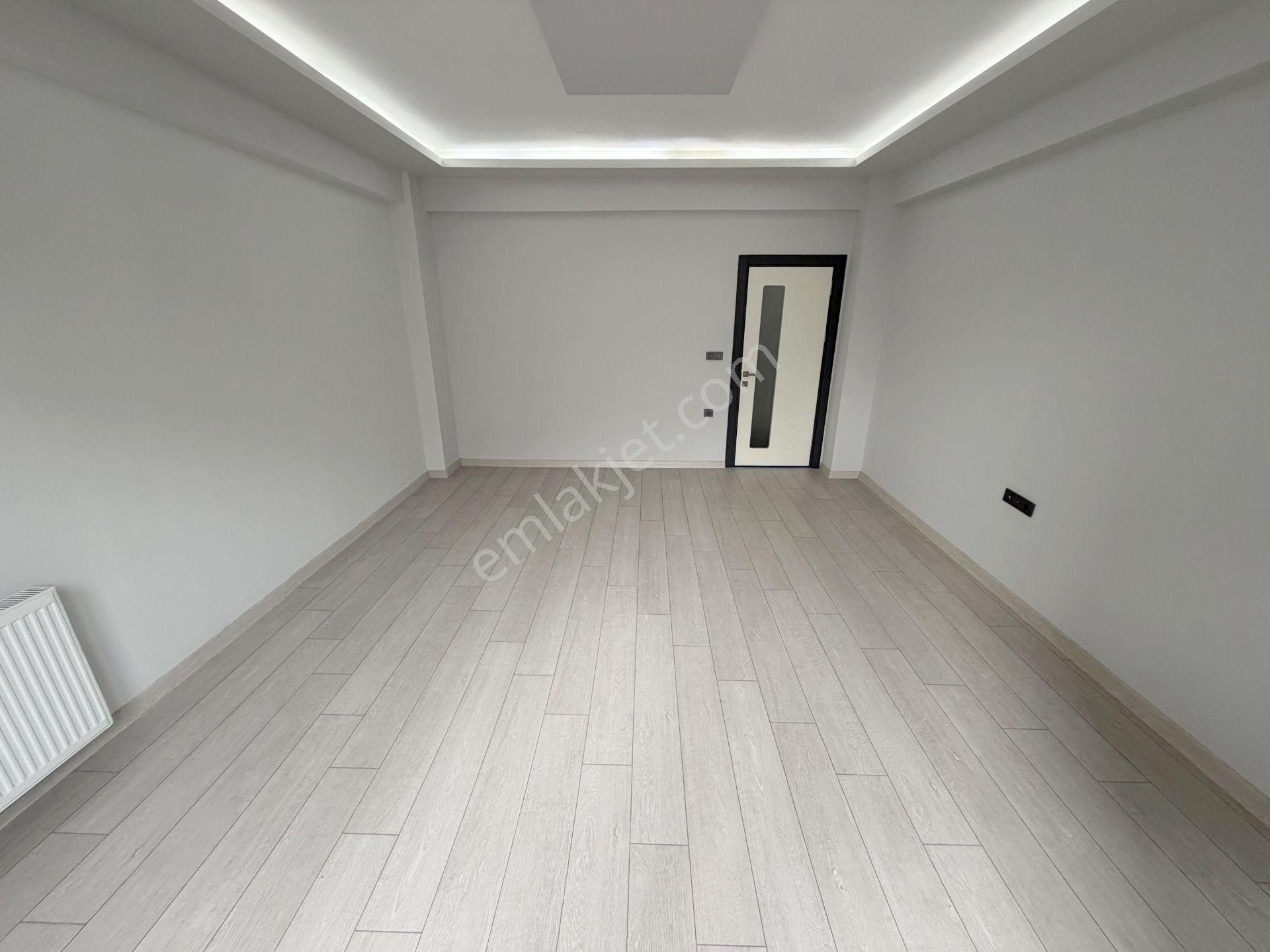 🟣 Güç Gayrimenkul'den Akçay'da Ön Cephe Ara Kat Cam Balkonlu Kombili 2+1 Daire - Görsel 20