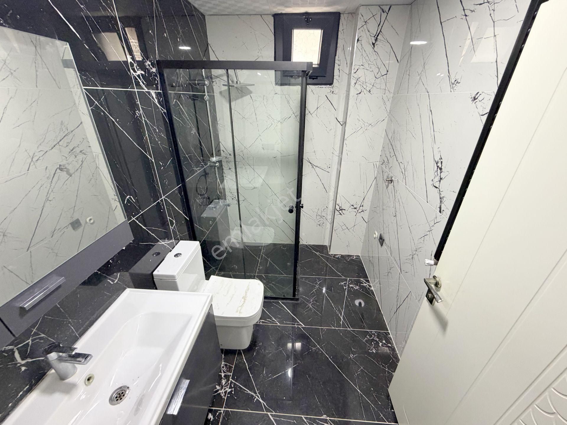 🟣 Güç Gayrimenkul'den Akçay'da Ön Cephe Ara Kat Cam Balkonlu Kombili 2+1 Daire - Görsel 27