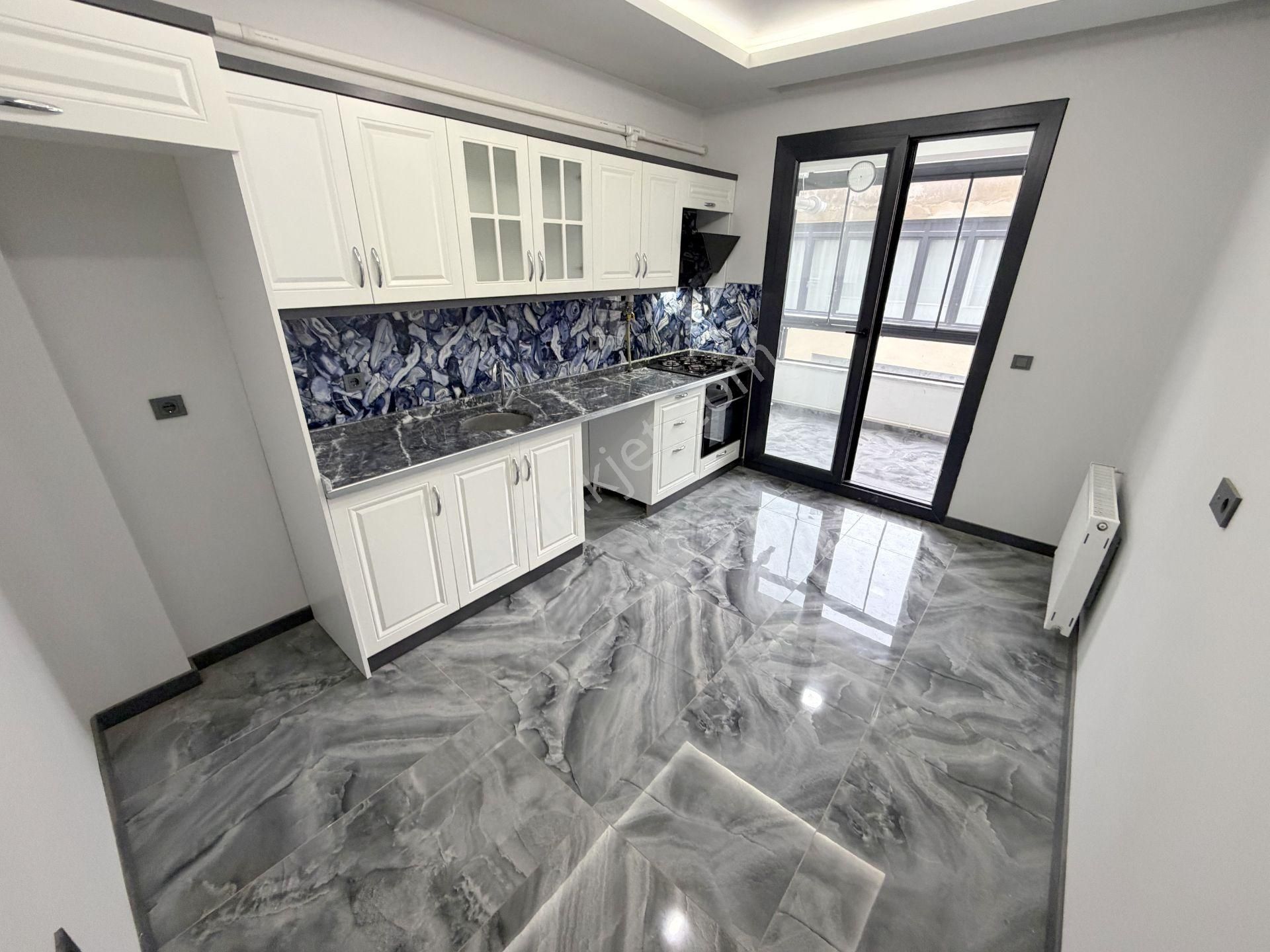 🟣 Güç Gayrimenkul'den Akçay'da Ön Cephe Ara Kat Cam Balkonlu Kombili 2+1 Daire - Görsel 11