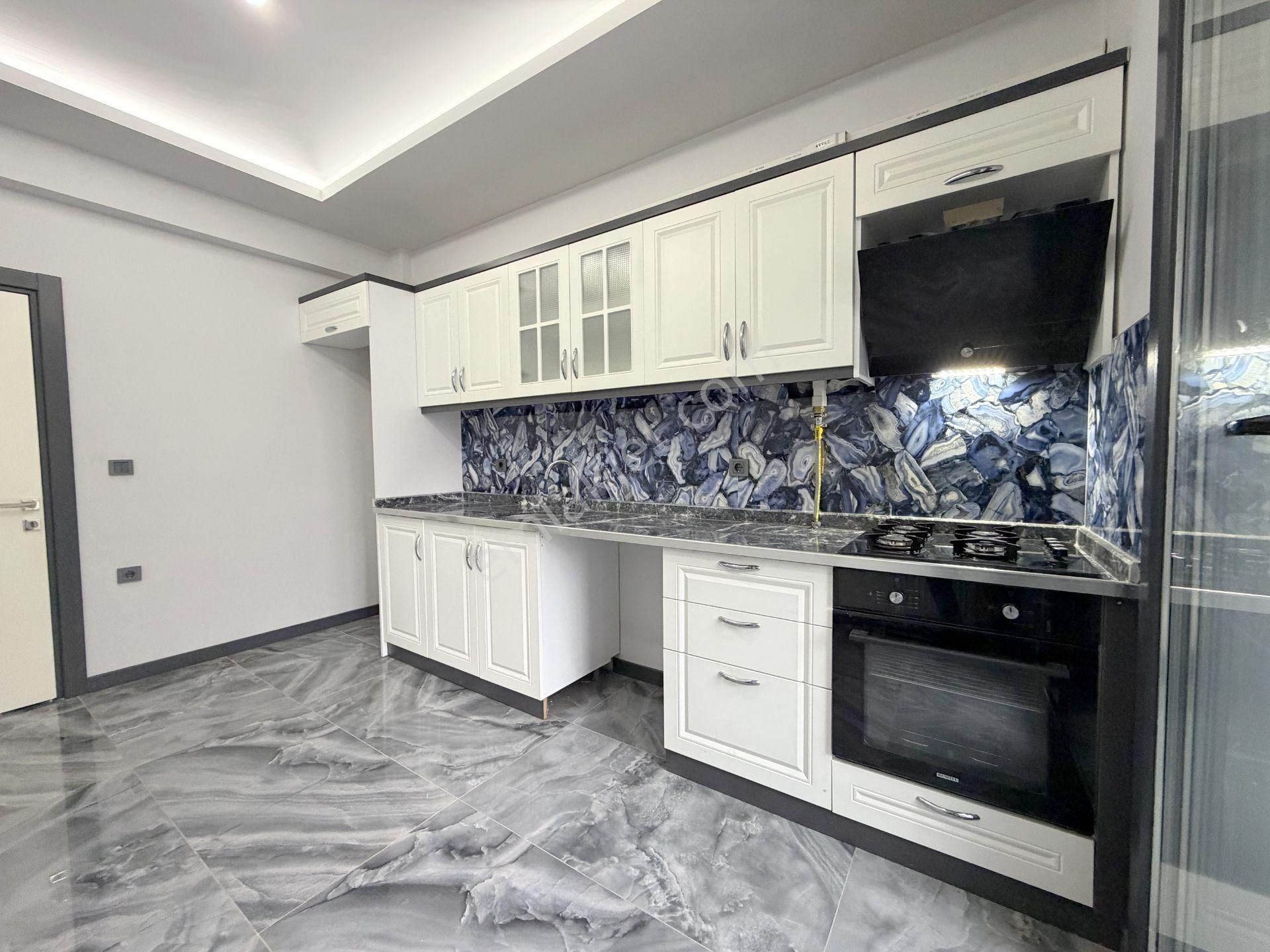 🟣 Güç Gayrimenkul'den Akçay'da Ön Cephe Ara Kat Cam Balkonlu Kombili 2+1 Daire - Görsel 25