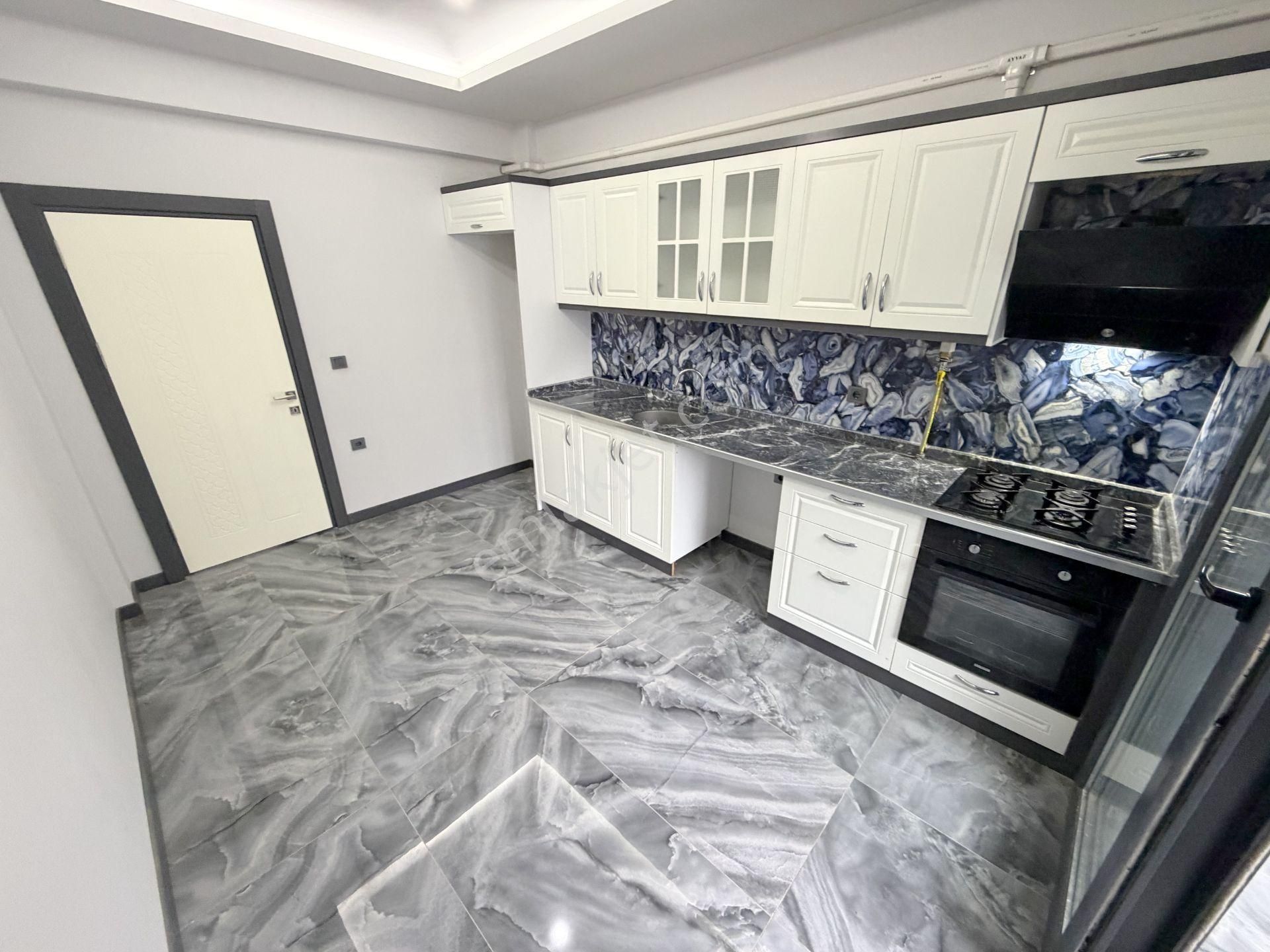 🟣 Güç Gayrimenkul'den Akçay'da Ön Cephe Ara Kat Cam Balkonlu Kombili 2+1 Daire - Görsel 18