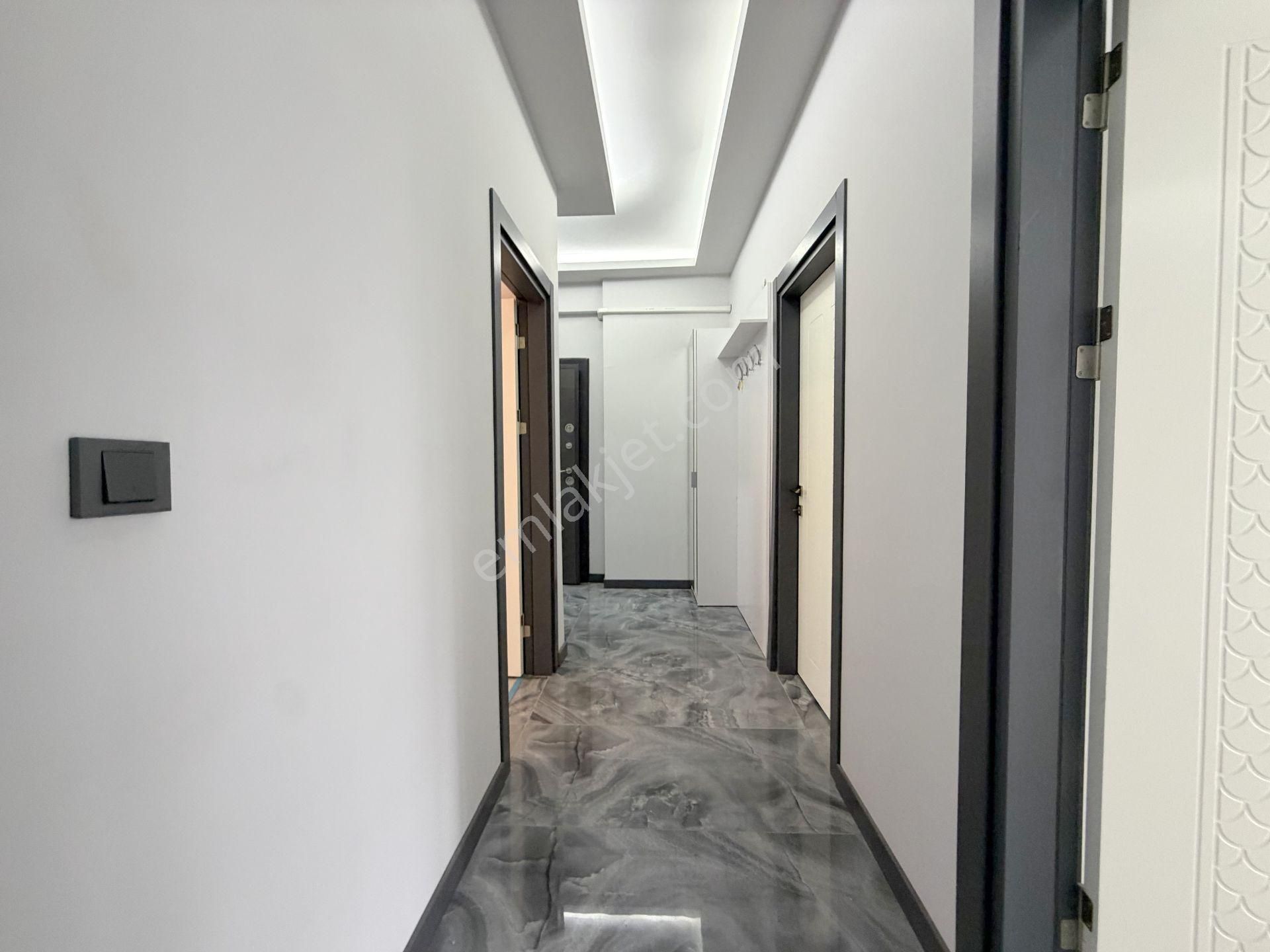 🟣 Güç Gayrimenkul'den Akçay'da Ön Cephe Ara Kat Cam Balkonlu Kombili 2+1 Daire - Görsel 21