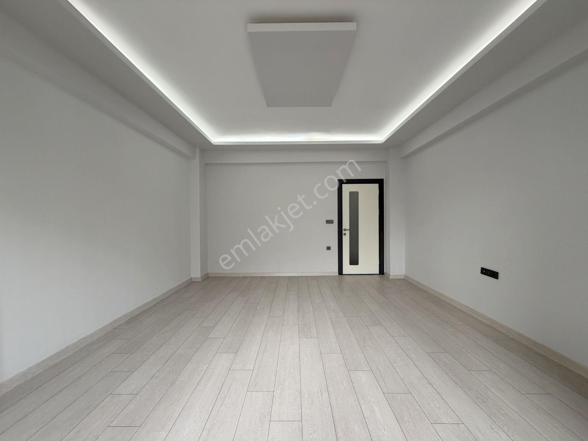 🟣 Güç Gayrimenkul'den Akçay'da Ön Cephe Ara Kat Cam Balkonlu Kombili 2+1 Daire - Görsel 34