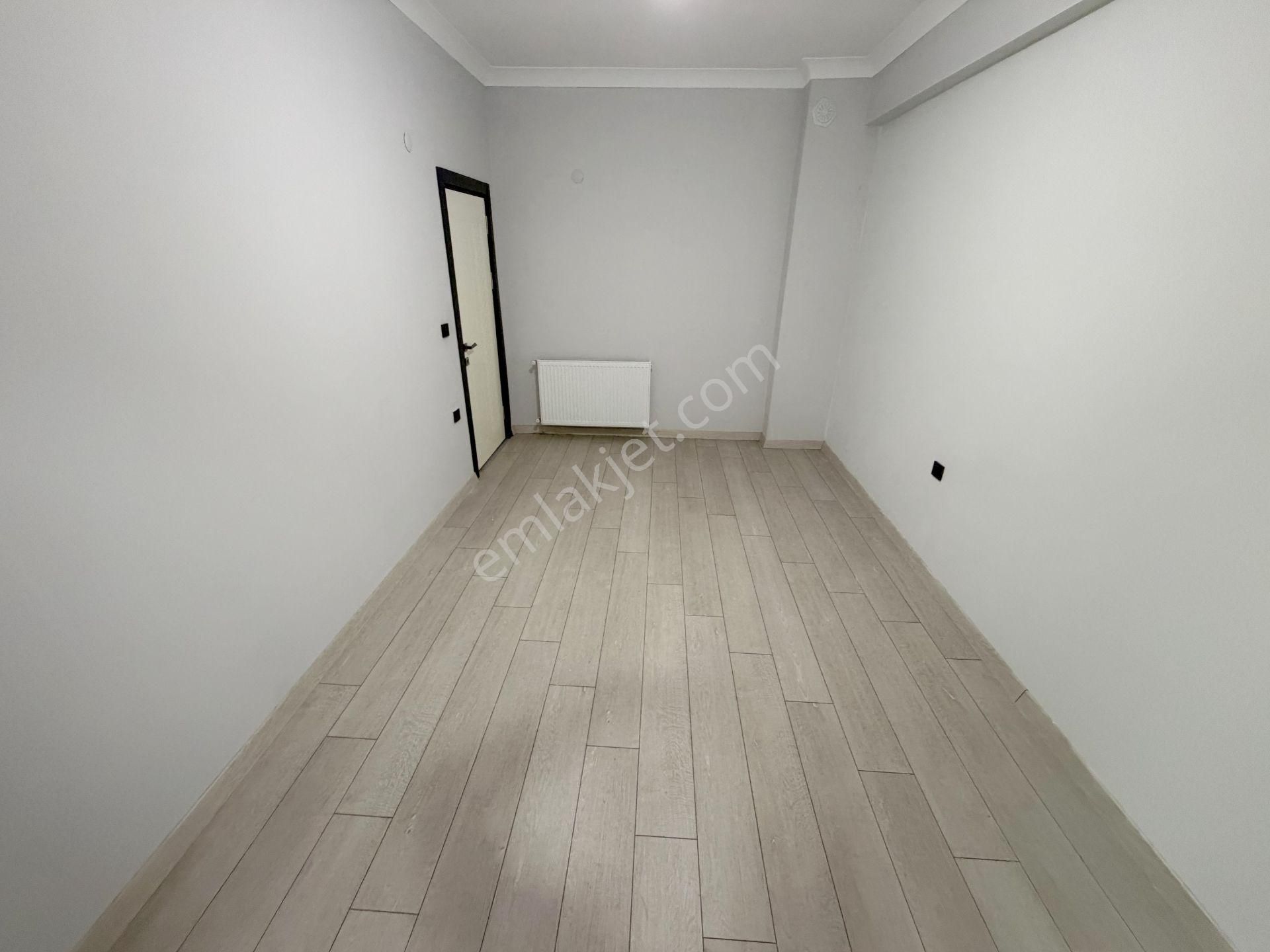 🟣 Güç Gayrimenkul'den Akçay'da Ön Cephe Ara Kat Cam Balkonlu Kombili 2+1 Daire - Görsel 23