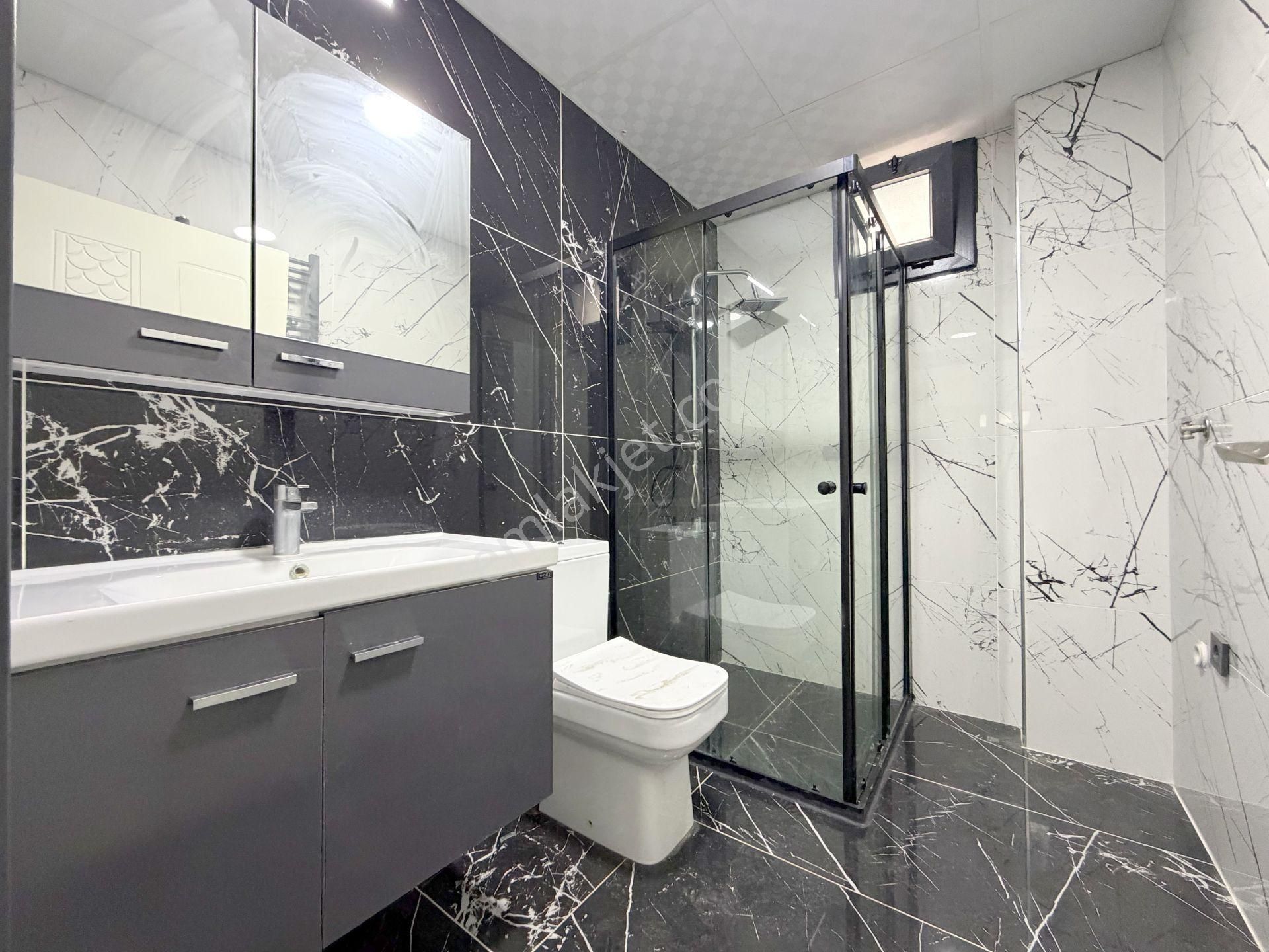 🟣 Güç Gayrimenkul'den Akçay'da Ön Cephe Ara Kat Cam Balkonlu Kombili 2+1 Daire - Görsel 4