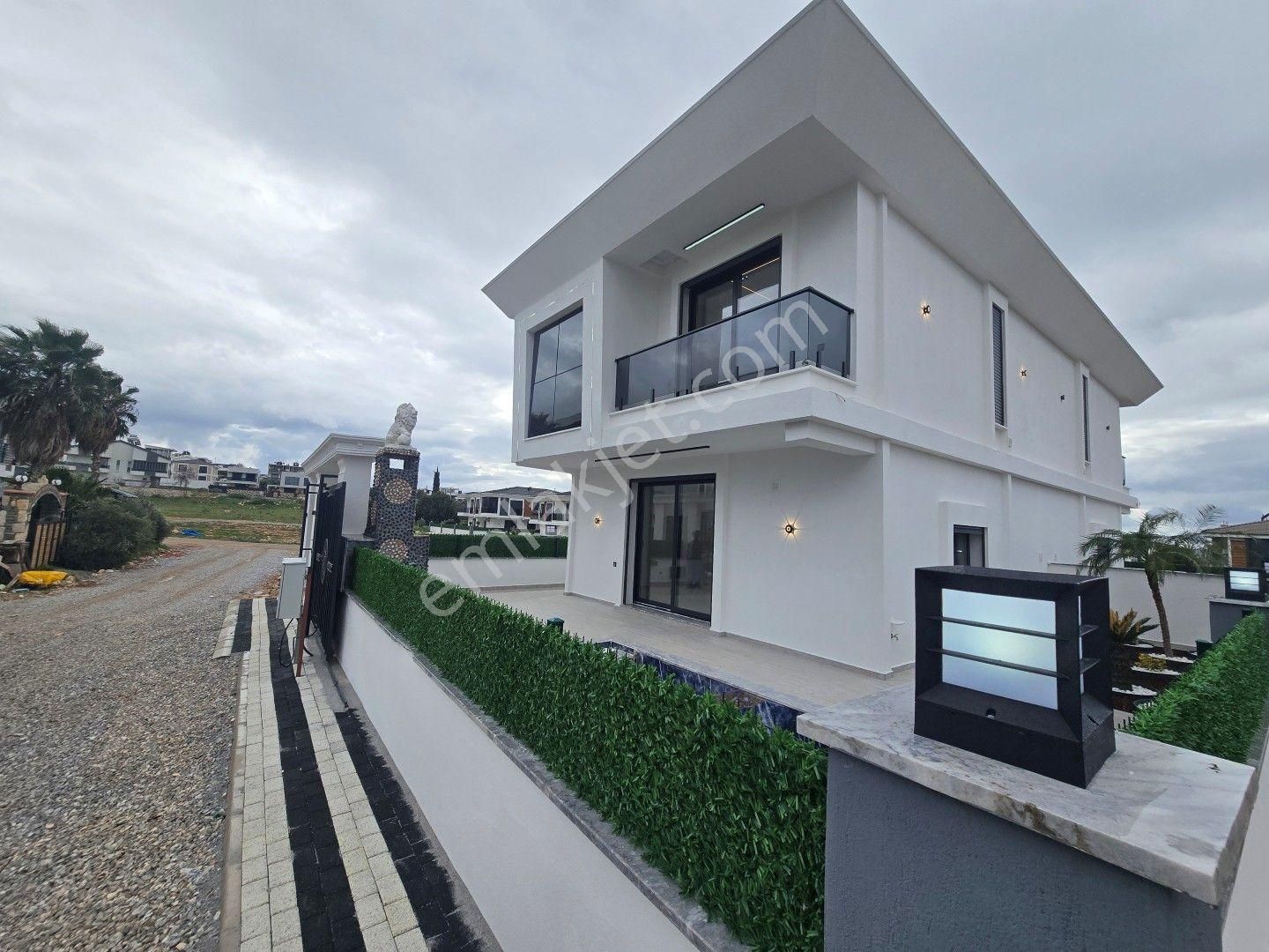 Didim Hisarda Villalar Bölgesinde Satılık Yazlık Villa