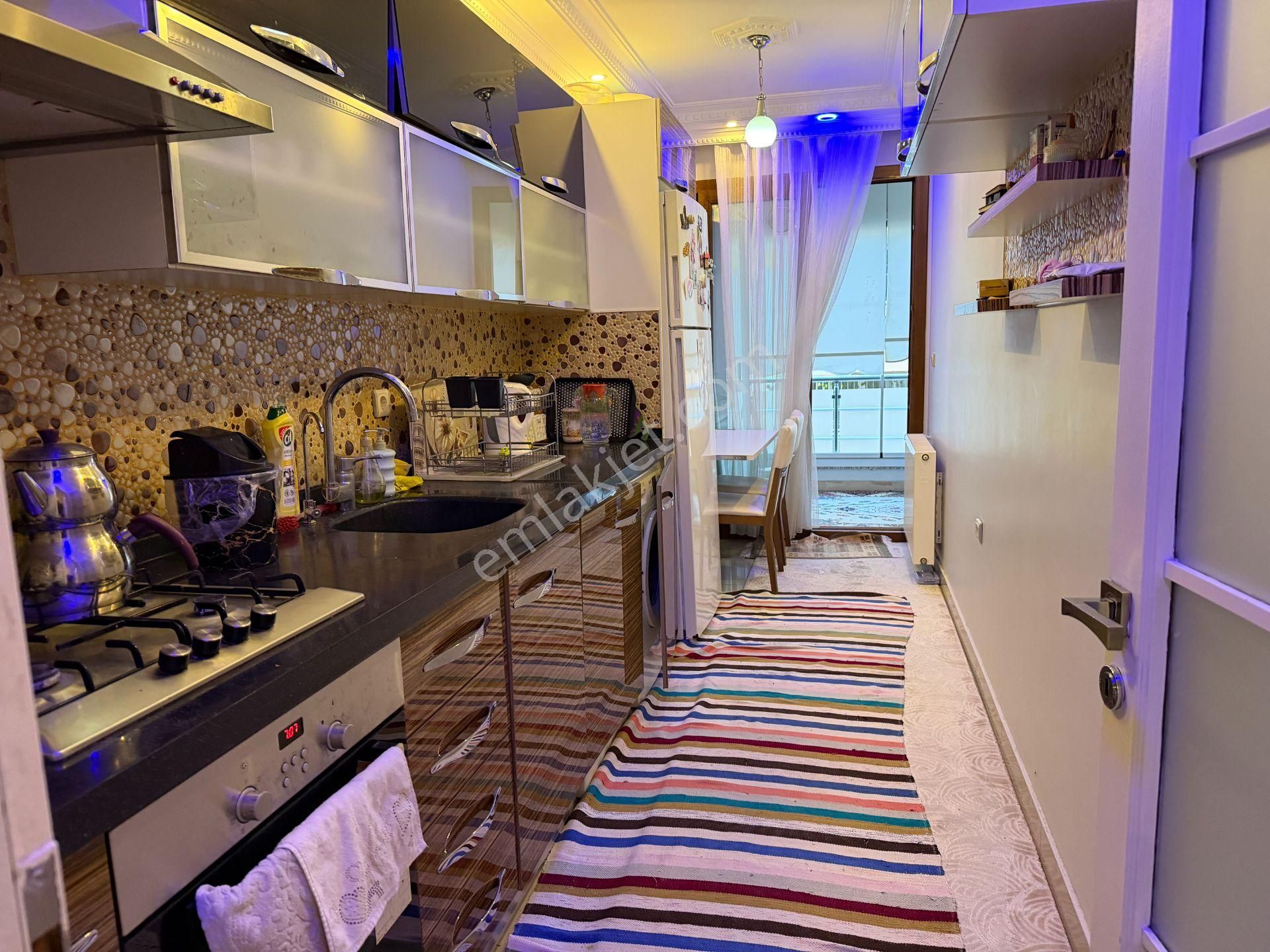 Karşıyaka Yalı Mahallesinde Satılık 2 +1 Lüx Daire ( Özel 7 M2 Ayrıyeten Odası Mevcut ) - Görsel 2