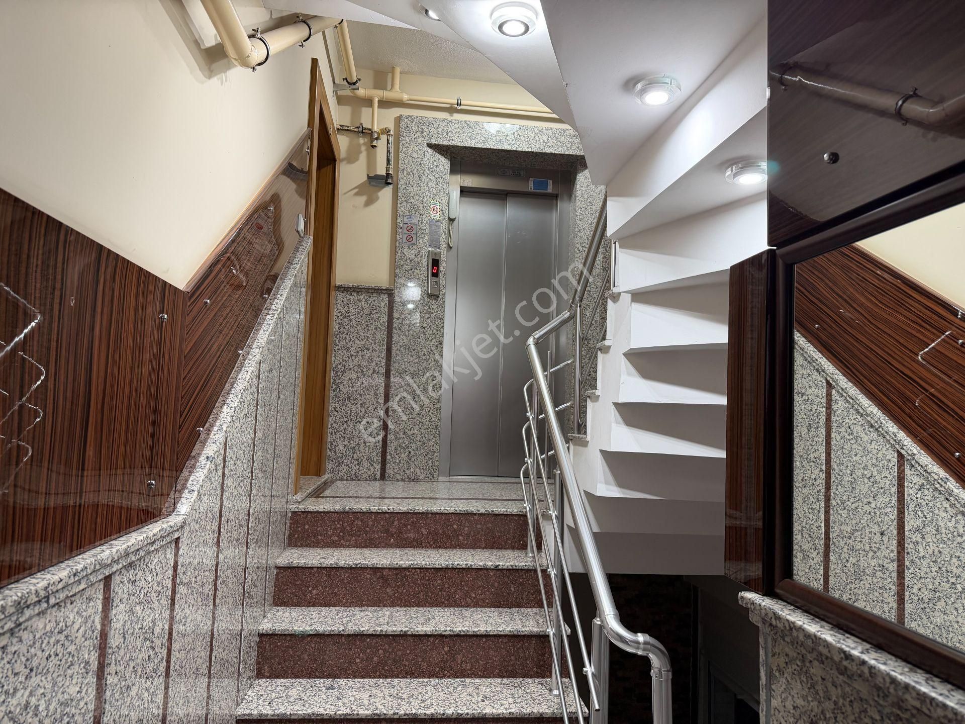 Karşıyaka Yalı Mahallesinde Satılık 2 +1 Lüx Daire ( Özel 7 M2 Ayrıyeten Odası Mevcut ) - Görsel 32