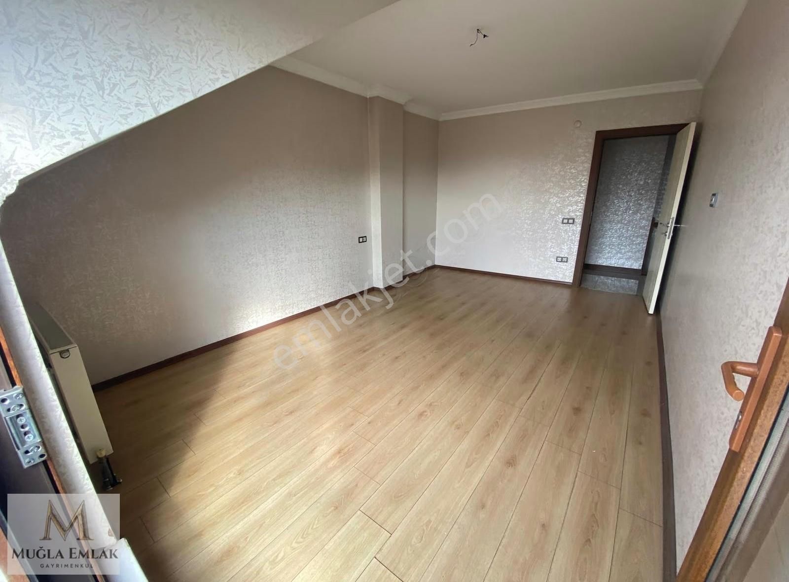 Muğla Emlaktan Cadde Üstü 140m 3+1 Asansörlü Ferah Daire - Görsel 26