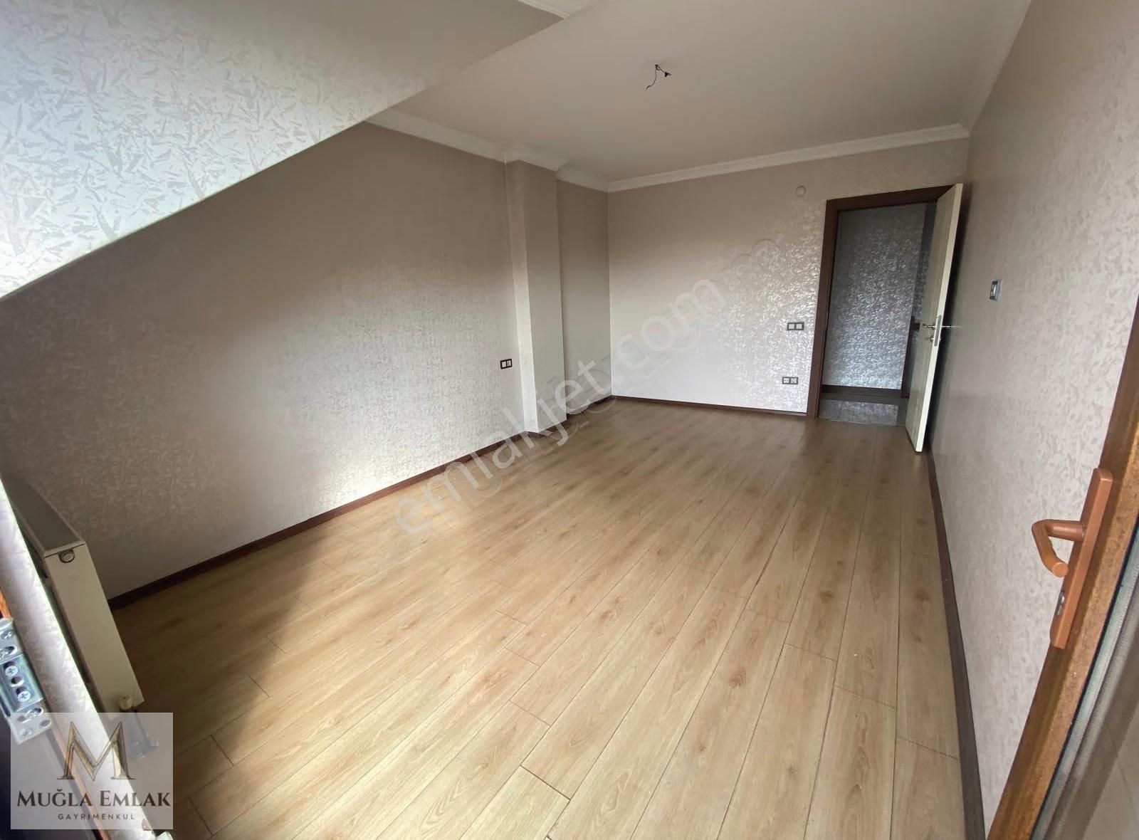 Muğla Emlaktan Cadde Üstü 140m 3+1 Asansörlü Ferah Daire - Görsel 3