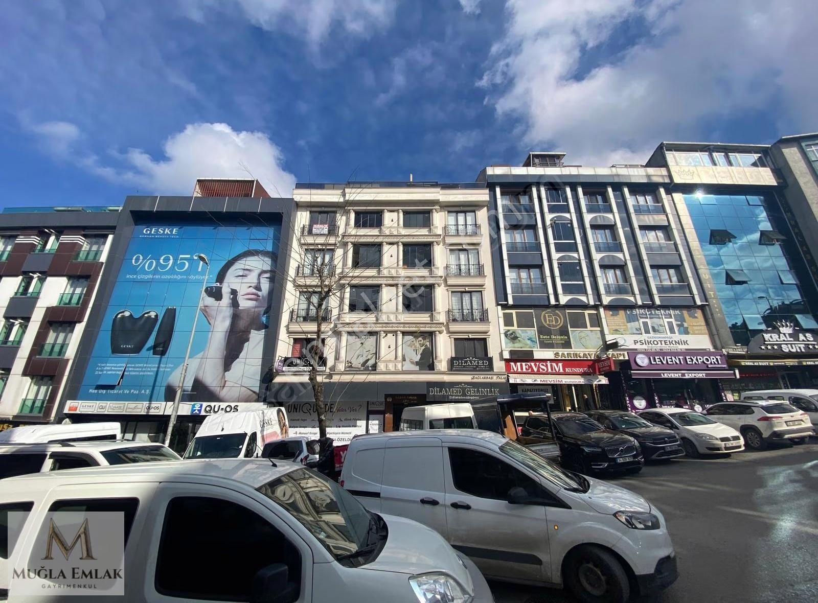 Muğla Emlaktan Cadde Üstü 140m 3+1 Asansörlü Ferah Daire