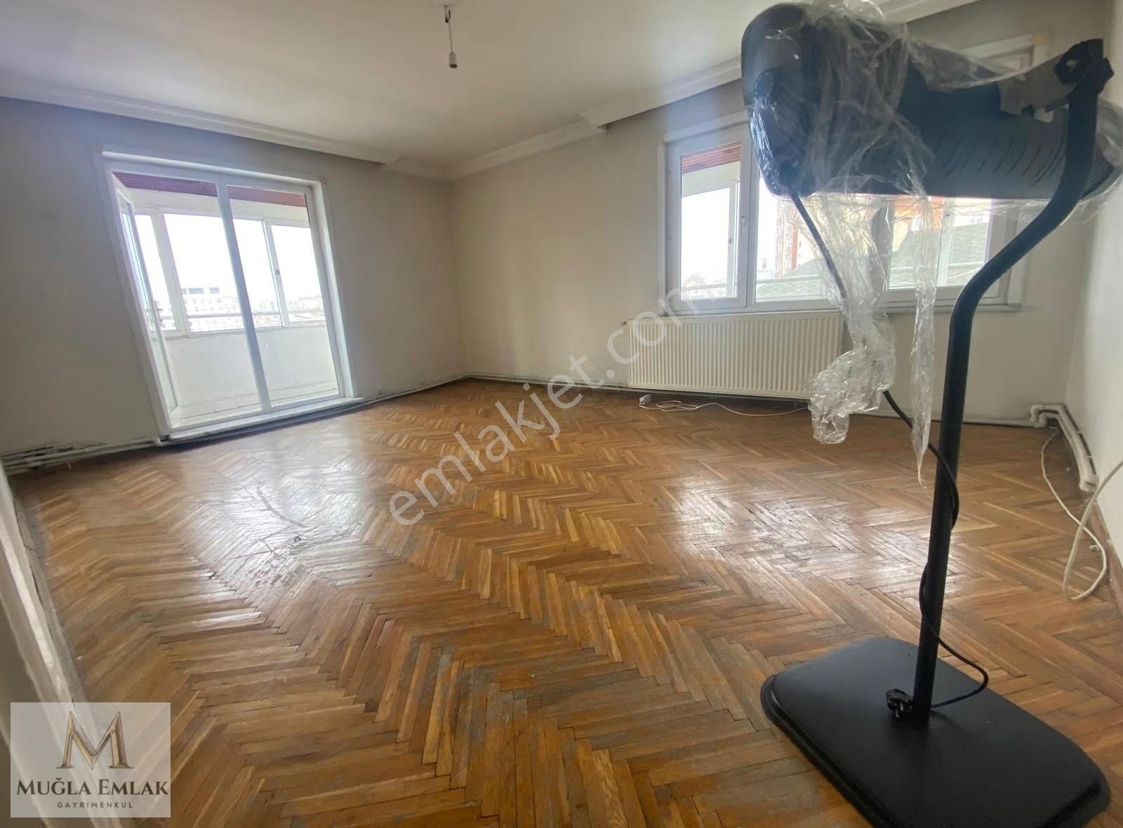 Muğla Emlaktan Gönenli Cami Yakını 120m 2+1 Teraslı Çatı Katı - Görsel 9