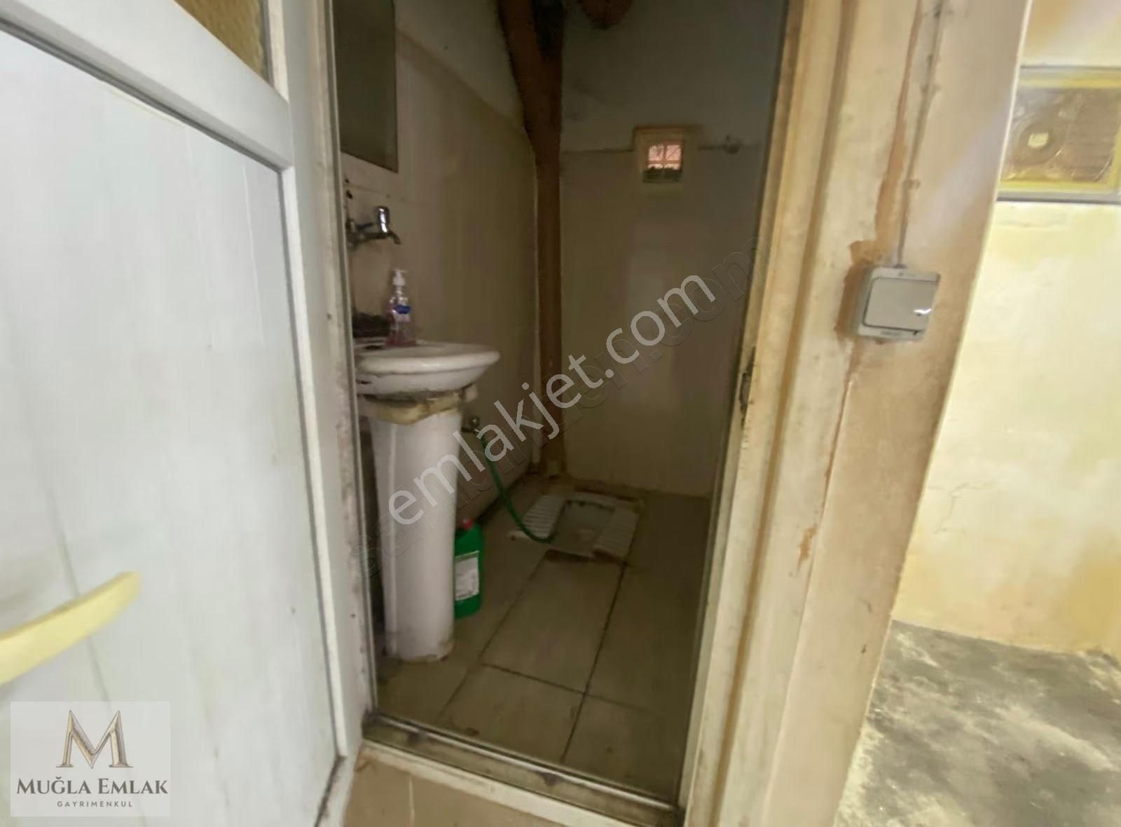 Muğla Emlaktan Merkez Mah.70m Lavabolu Depo Dükkan - Görsel 10