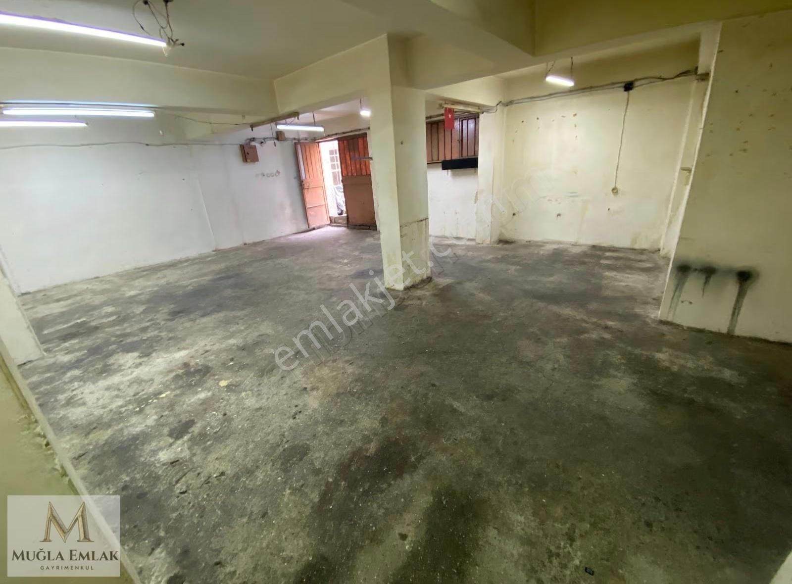 Muğla Emlaktan Merkez Mah.70m Lavabolu Depo Dükkan - Görsel 8