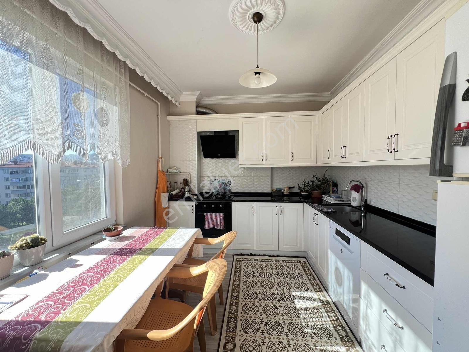 Ulaş Gayrimenkul Bahçelievler Mah.185m² 3+2asansörlü Satılık - Görsel 16