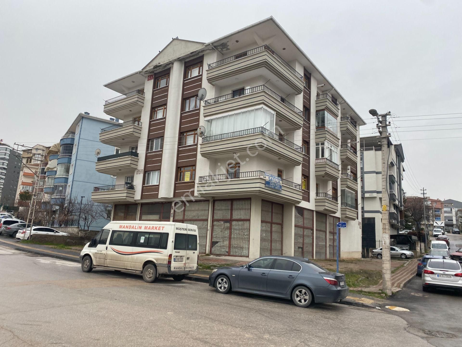 Sincan Pınarbaşı Mah. Köşe Başı 1.kat Asansörlü 135 M2 Satılık 3+1 Daire