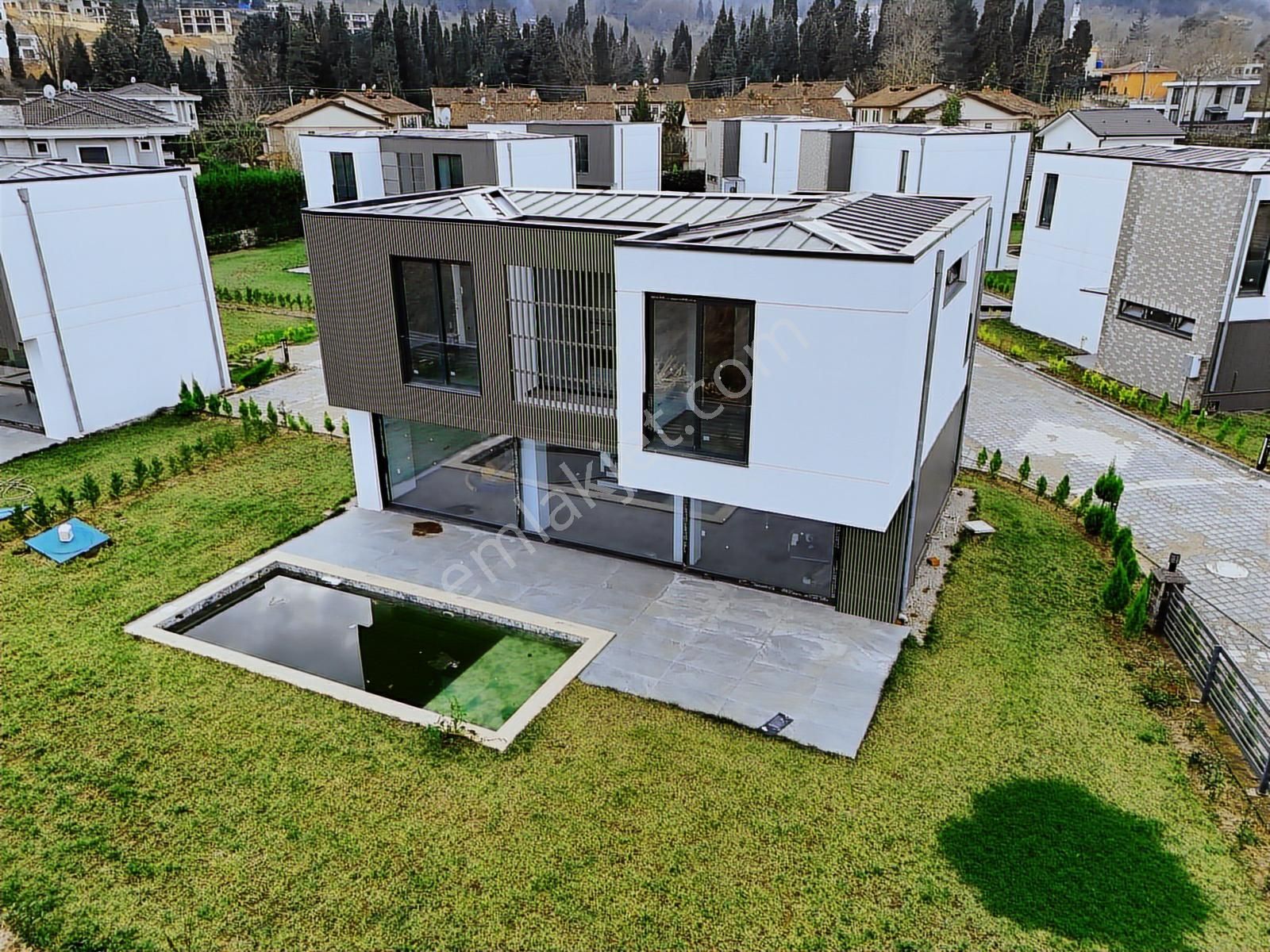 Tapu54 | Sapanca Yanık Mah. Satılık 4+1 Müstakil Havuzlu Villa