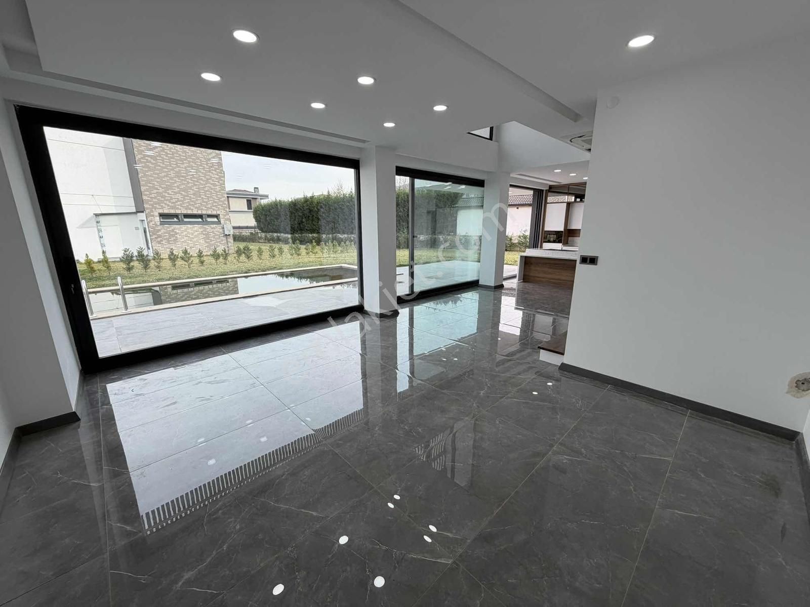 Tapu54 | Sapanca Yanık Mah. Satılık 4+1 Müstakil Havuzlu Villa - Görsel 14