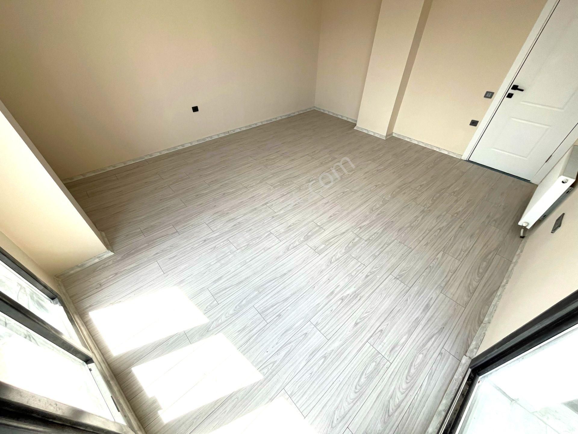 Aygül'den Burhaniye Merkez'de Ön Cephe Ayrı Mutfak Doğalgazlı Teraslı Asansörlü 3+1 Satılık Dubleks - Görsel 9